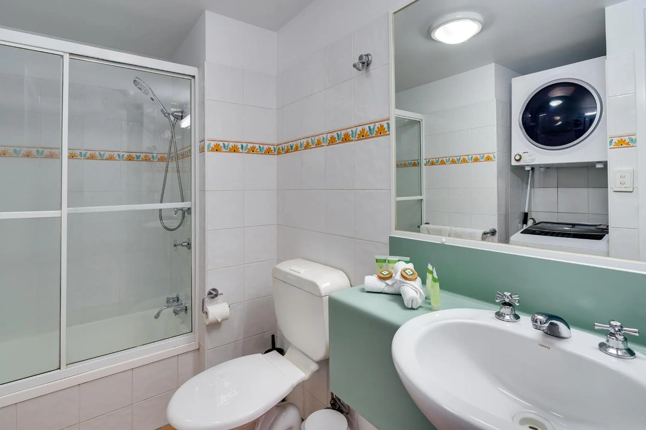 Shower in Riverside Hotel Southbank