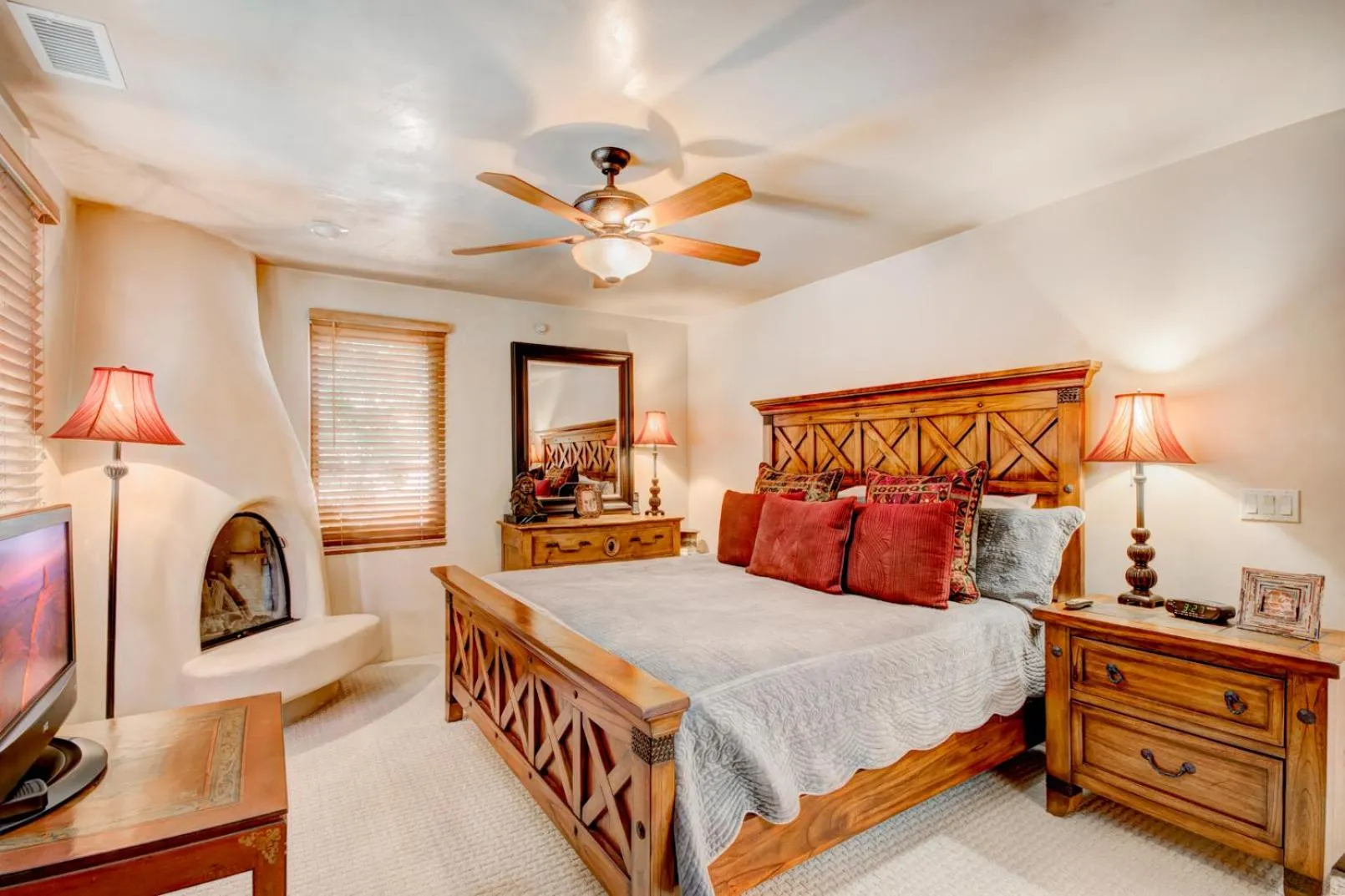 Bed in El Corazon de Santa Fe