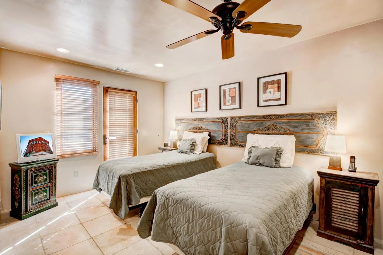 Bed in El Corazon de Santa Fe