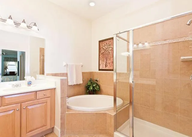 Property building in 734 Cinnamon Beach