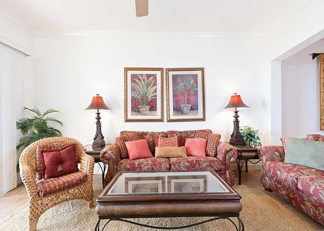 Property building in 734 Cinnamon Beach