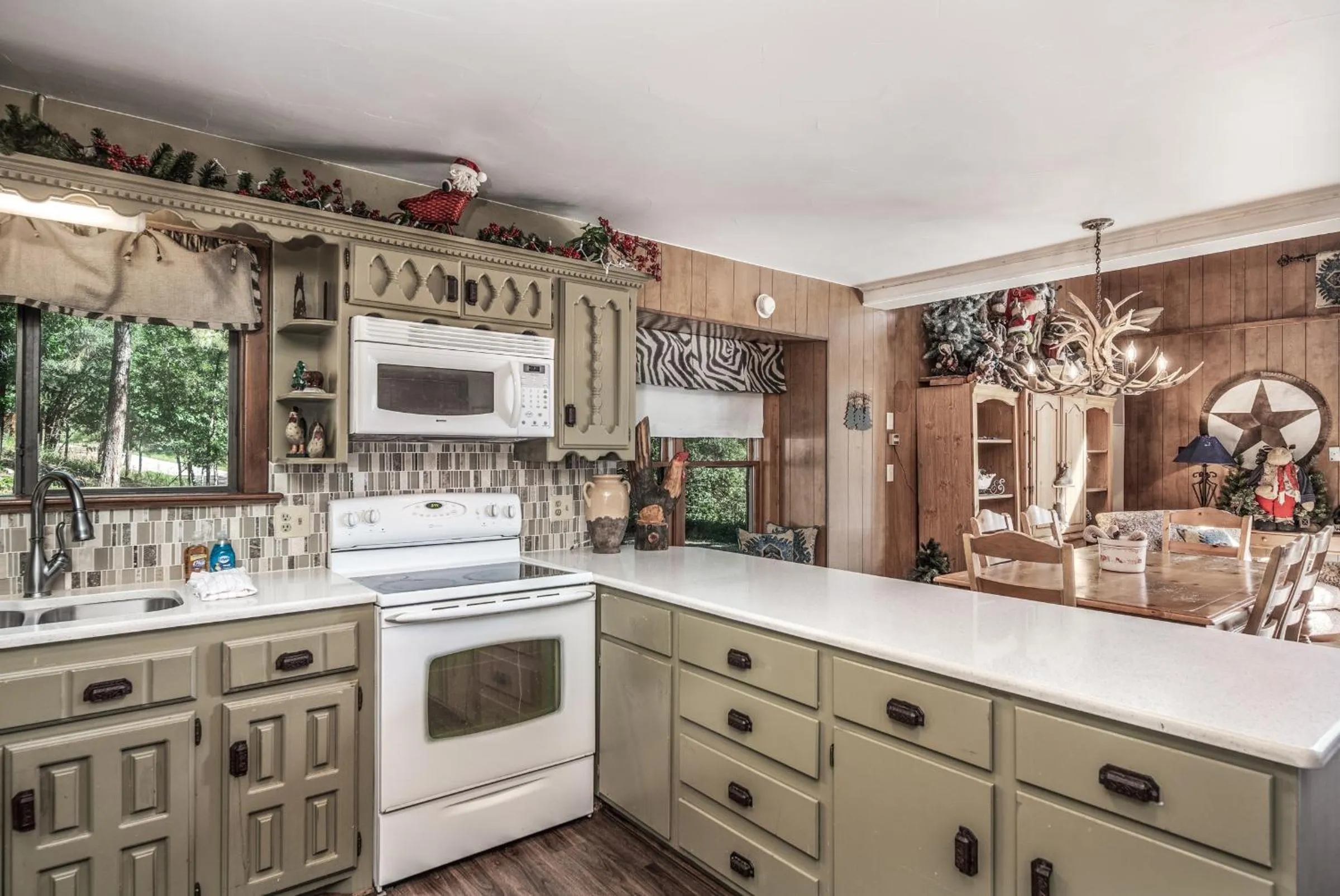 Kitchen or kitchenette in Tis Holiday Haus