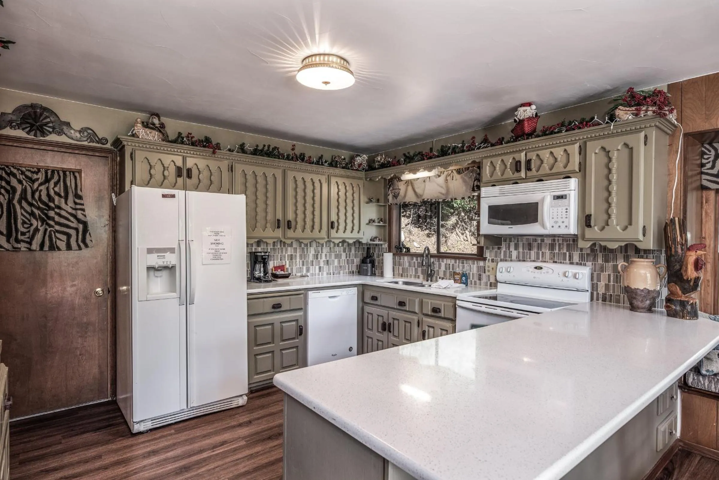 Kitchen or kitchenette in Tis Holiday Haus