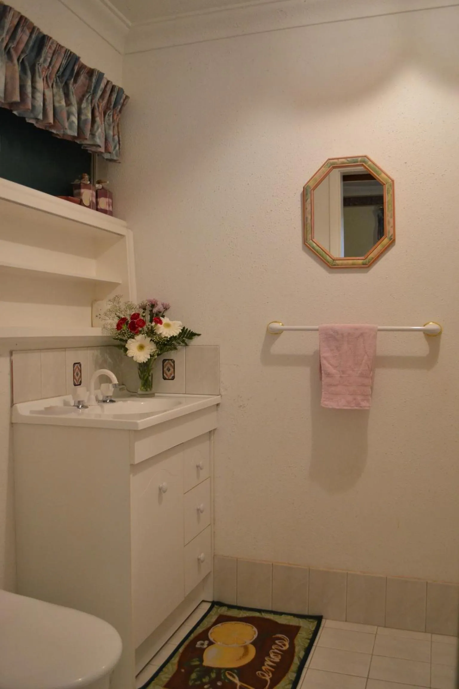 Toilet in Palms Bed & Breakfast