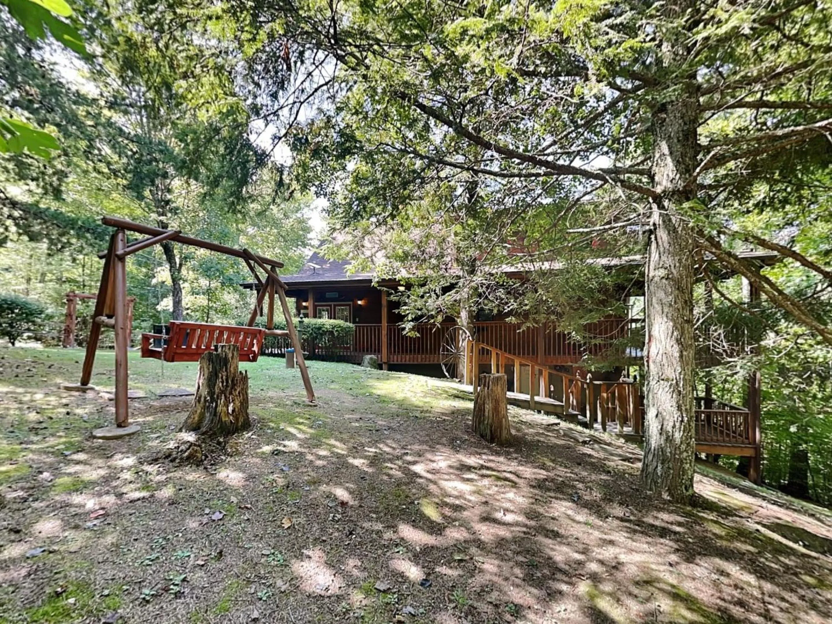 Property building in Lazy Cub Lodge