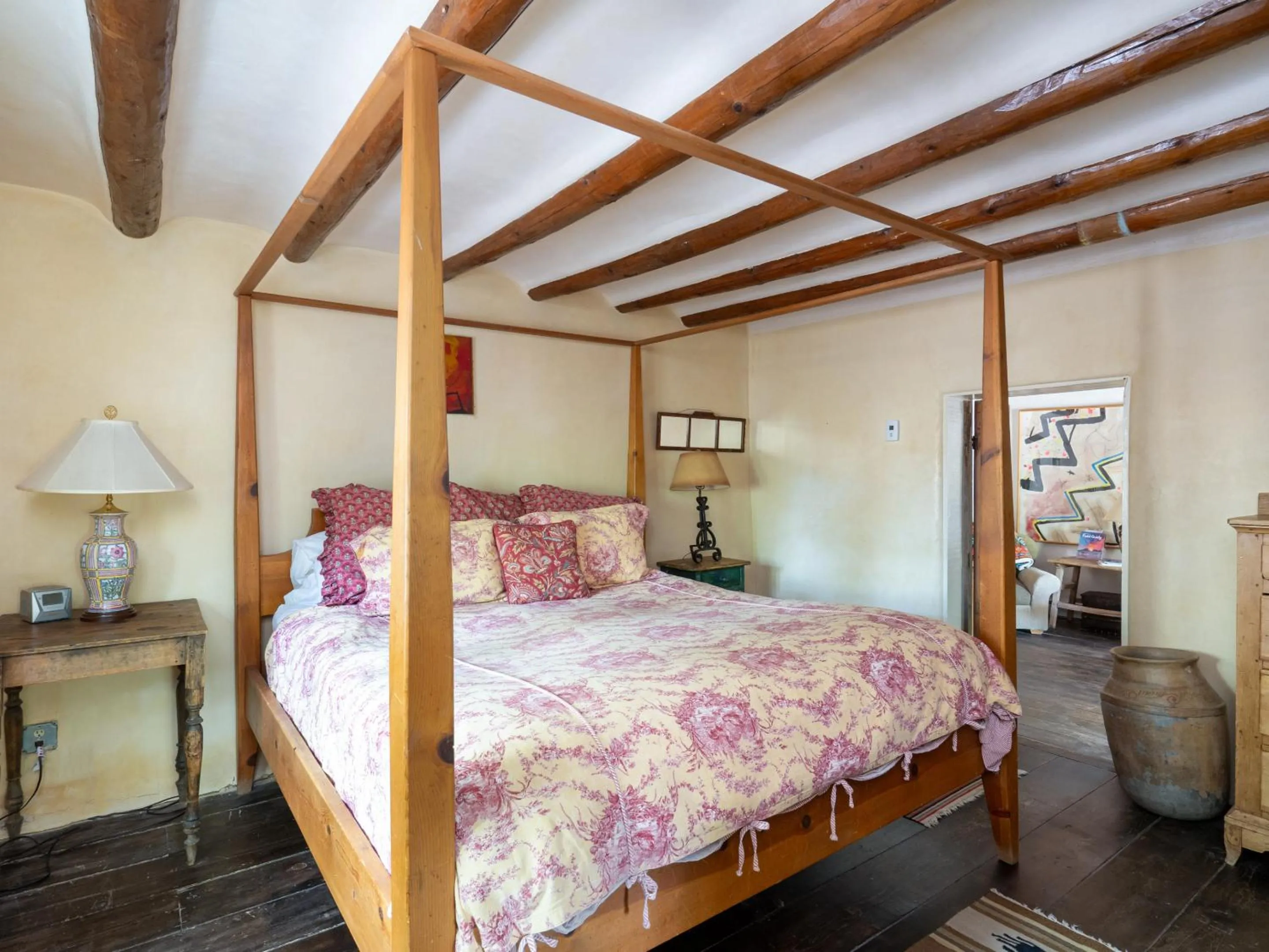 Bed in El Nido Lane Tesuque