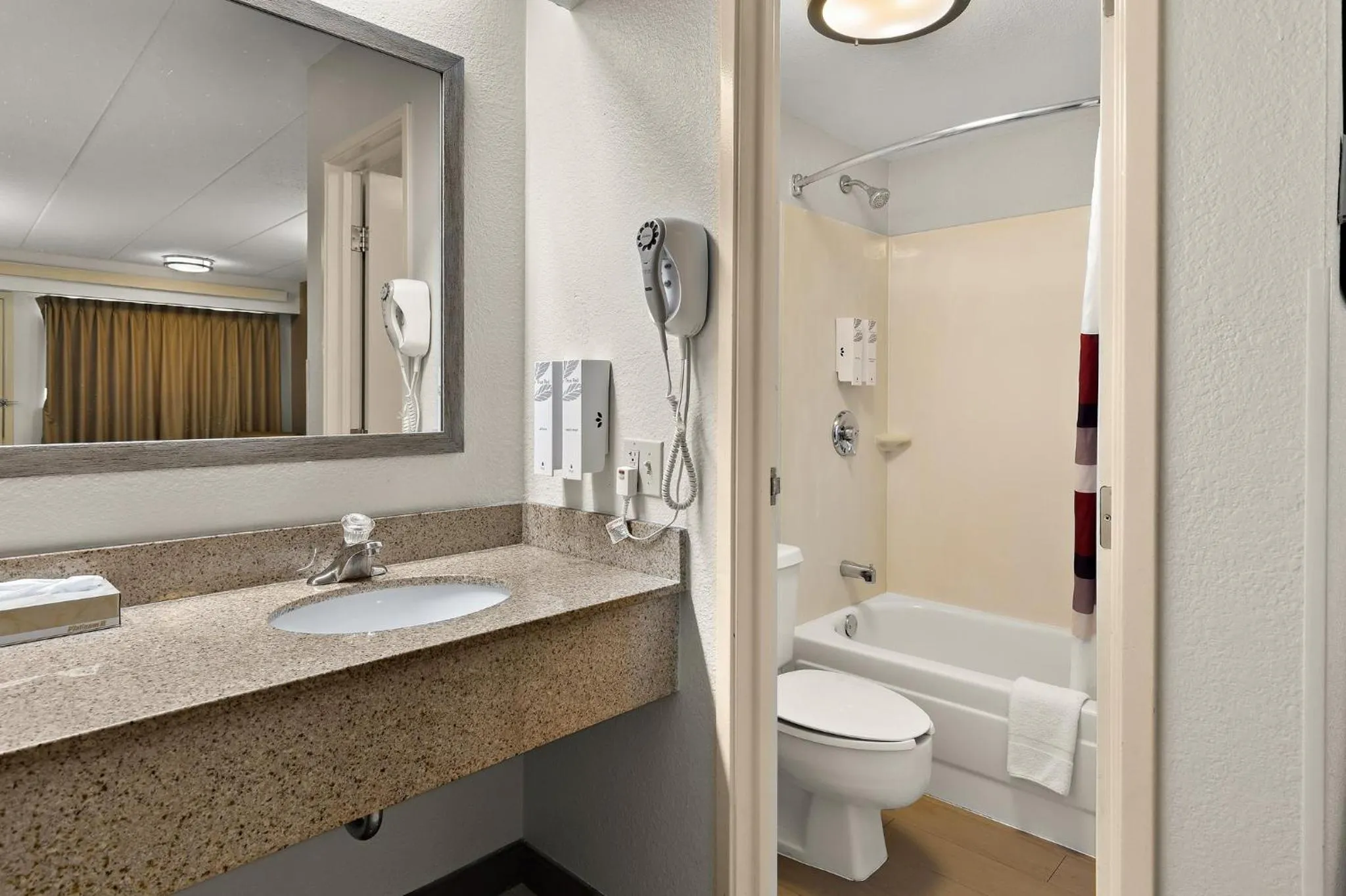 Bathroom in Red Roof Inn Cleveland - Westlake