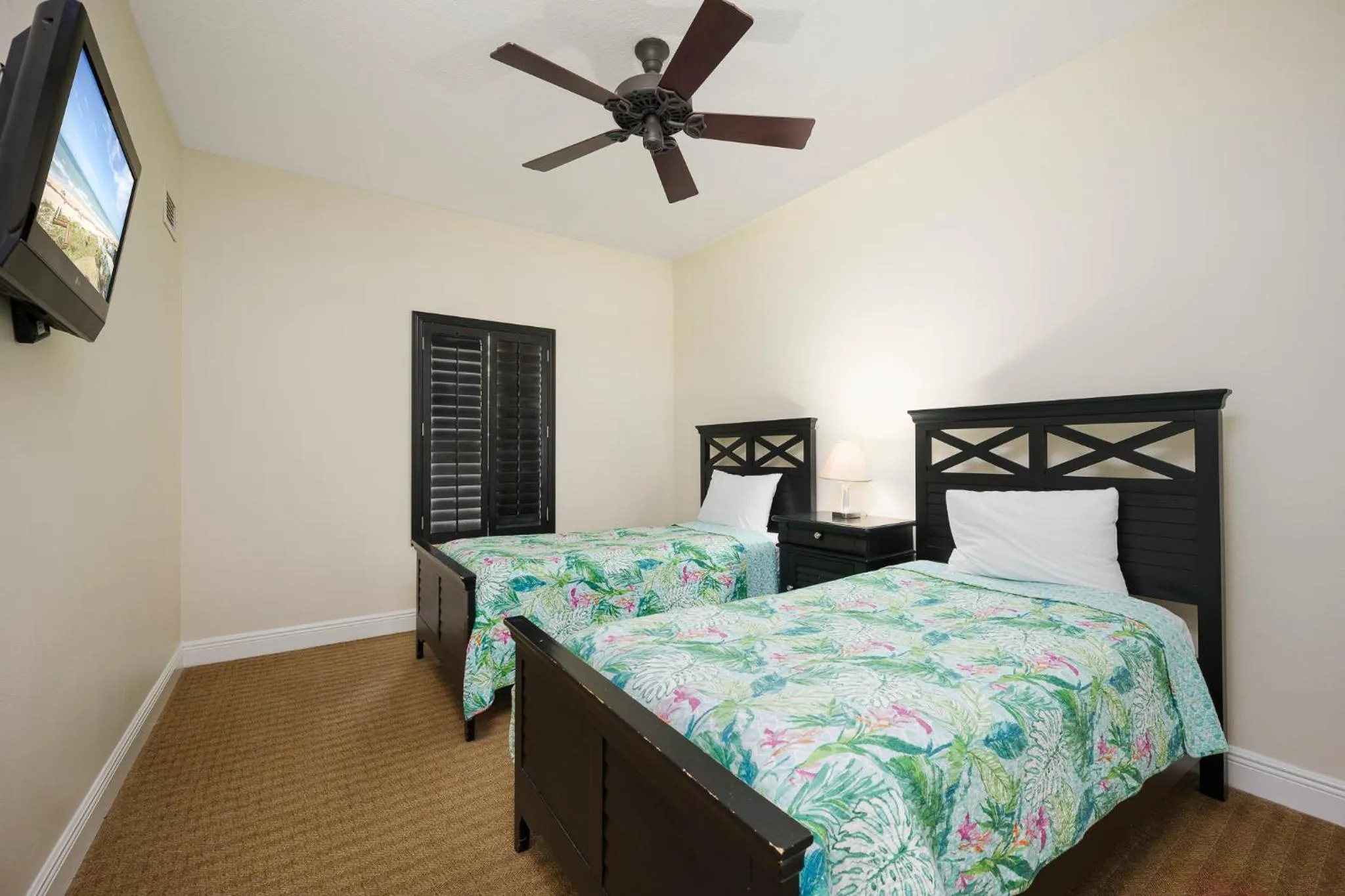 Bedroom, Bed in Palm Coast Resort 109