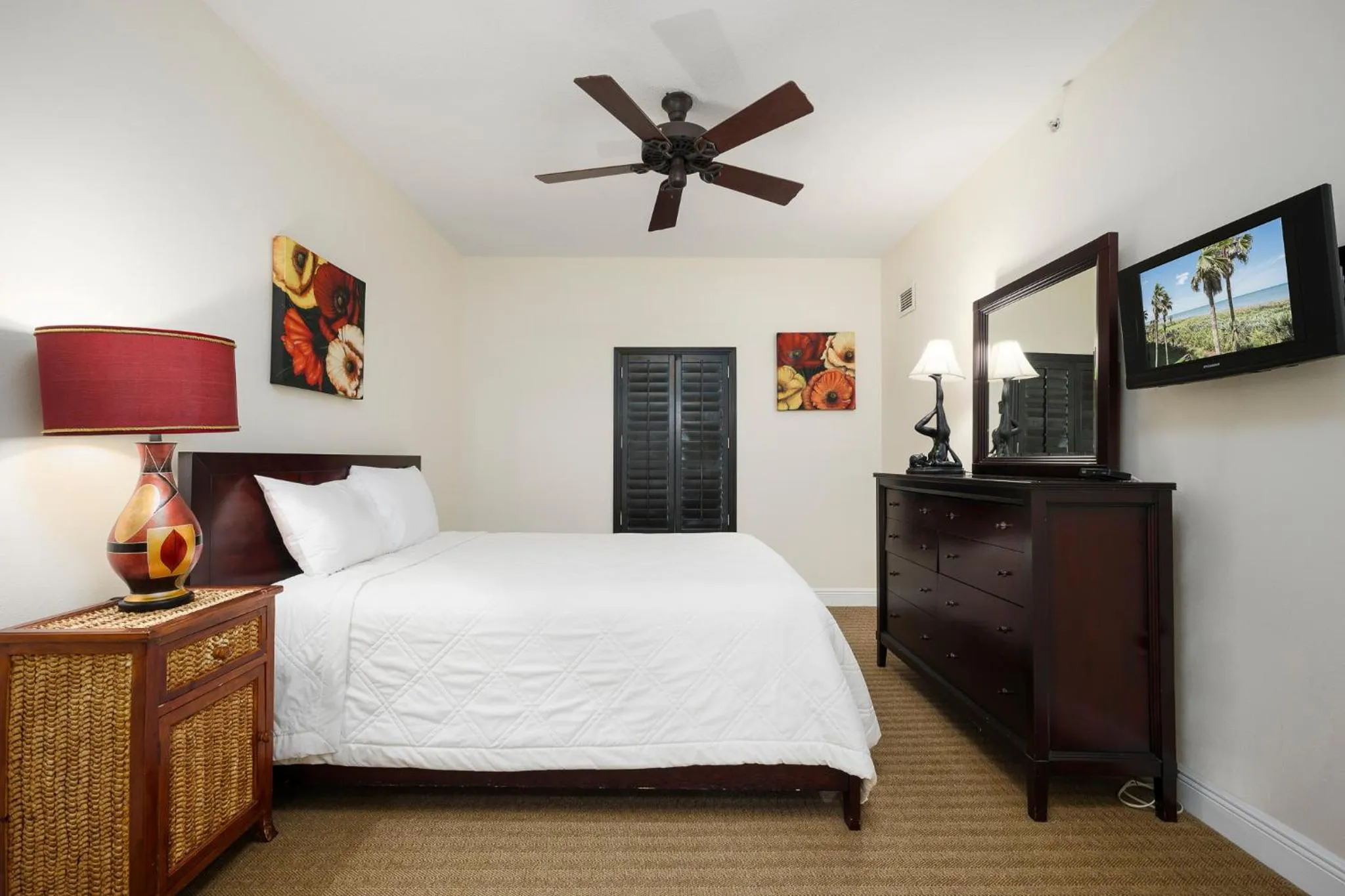 Bedroom, Bed in Palm Coast Resort 109