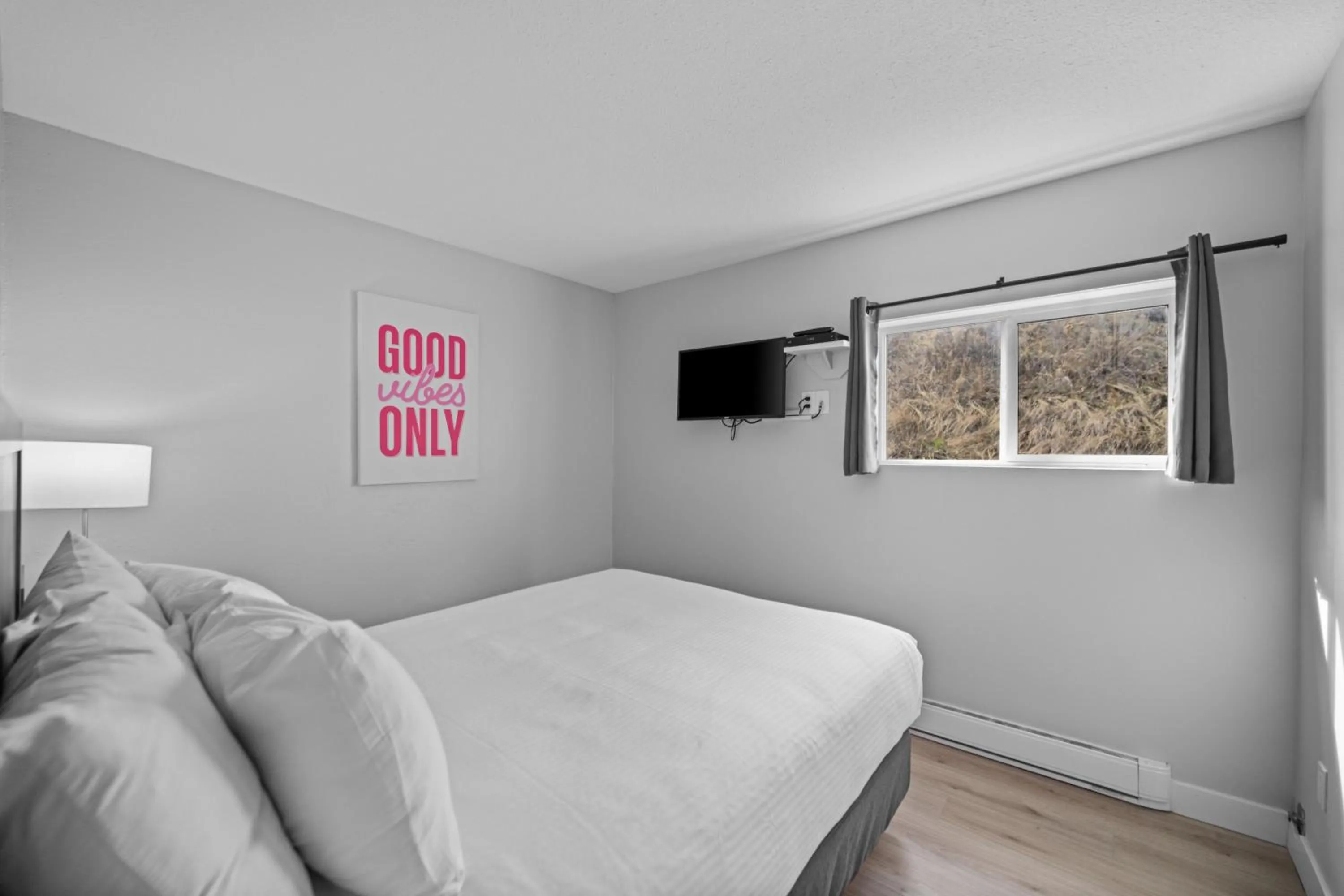 Bed in The Vista Inn