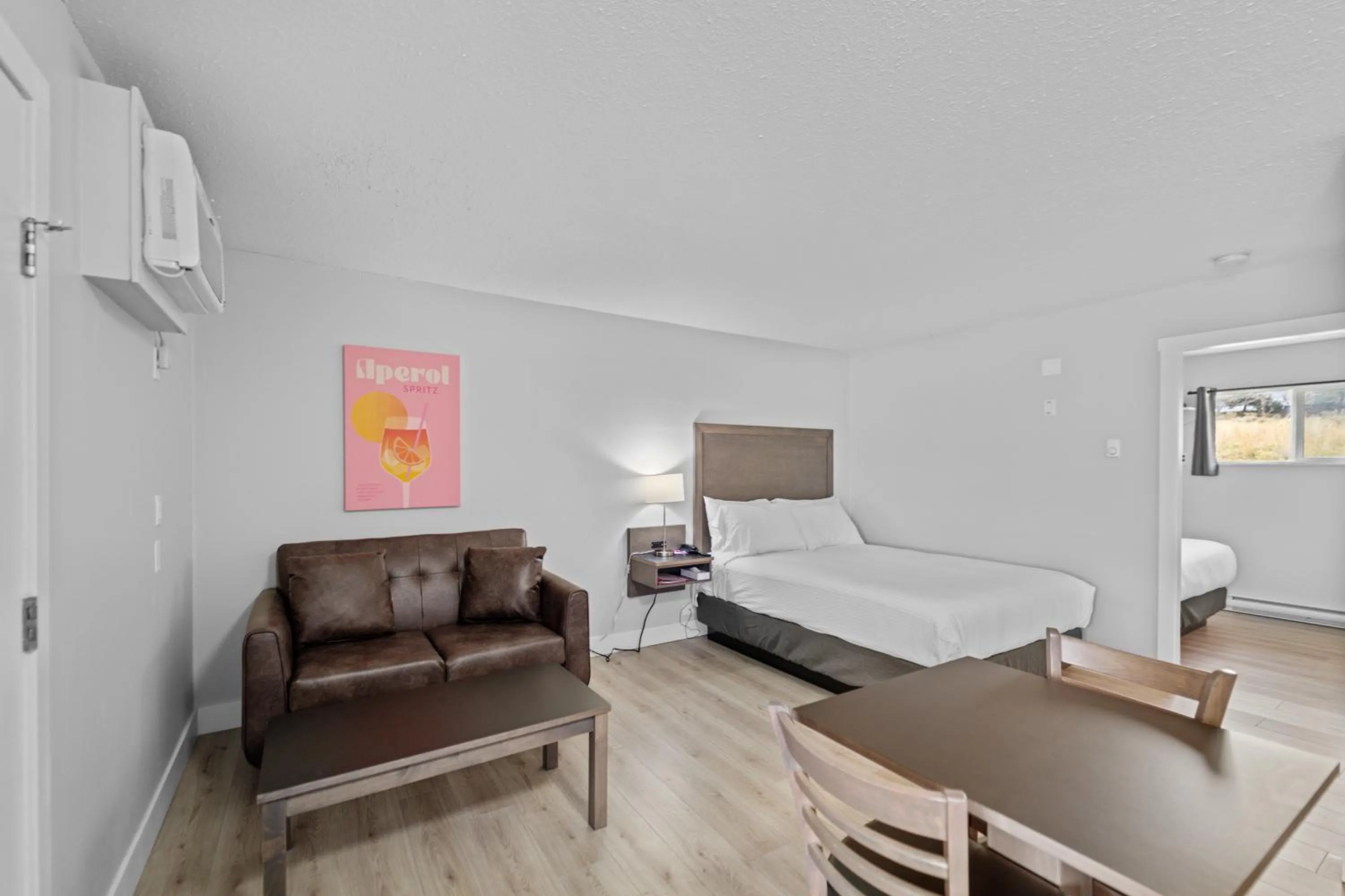 Living room, Bed in The Vista Inn