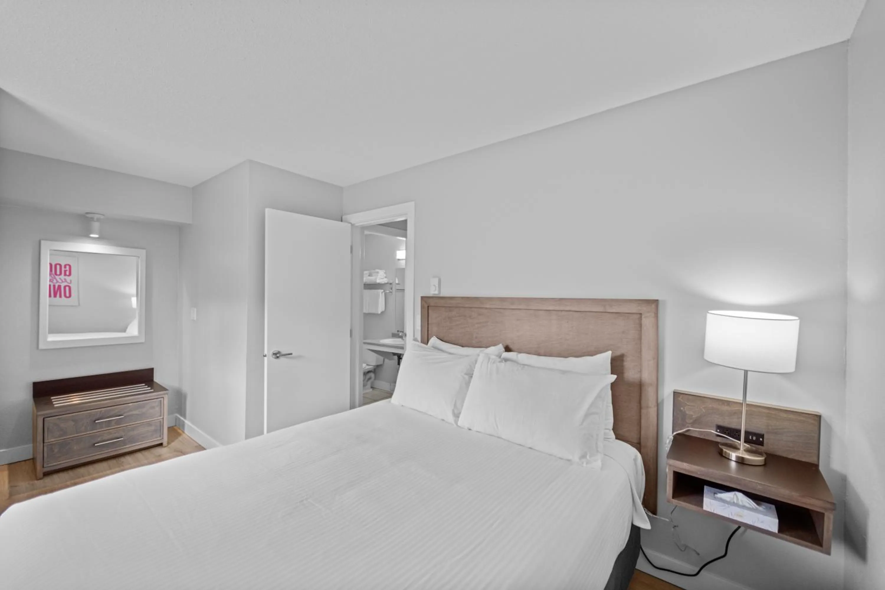 Bedroom, Bed in The Vista Inn