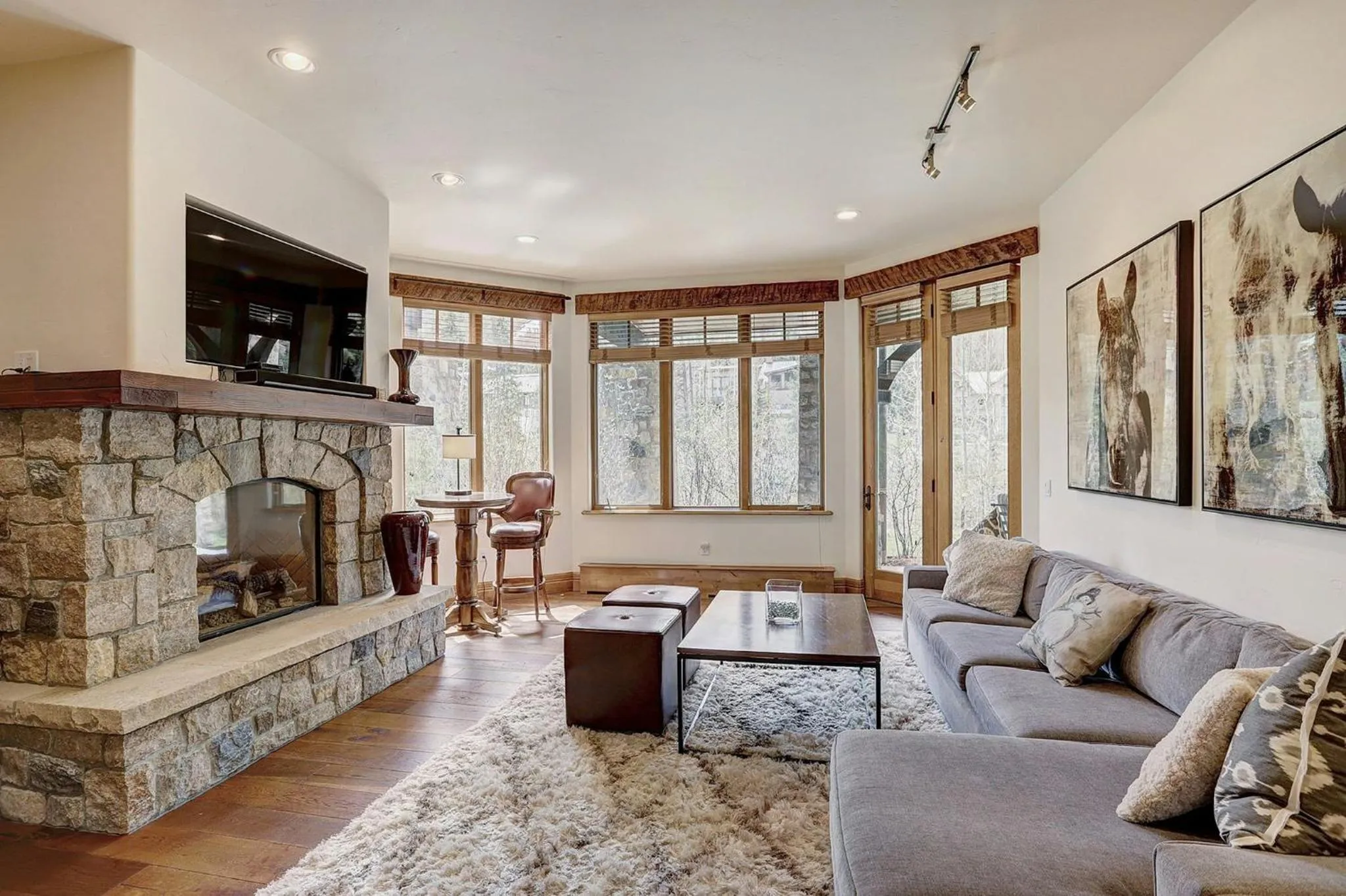 Living room in Legendary Lodging at the Ritz Carlton Residences Vail, A Vail Resorts Property