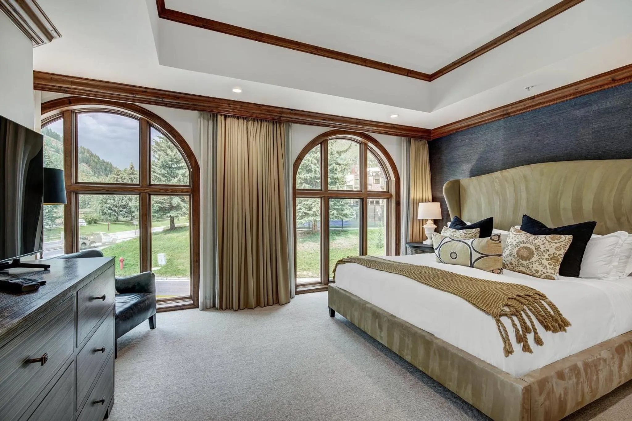Bedroom, Bed in The Vail Collection at the Ritz Carlton Residences Vail