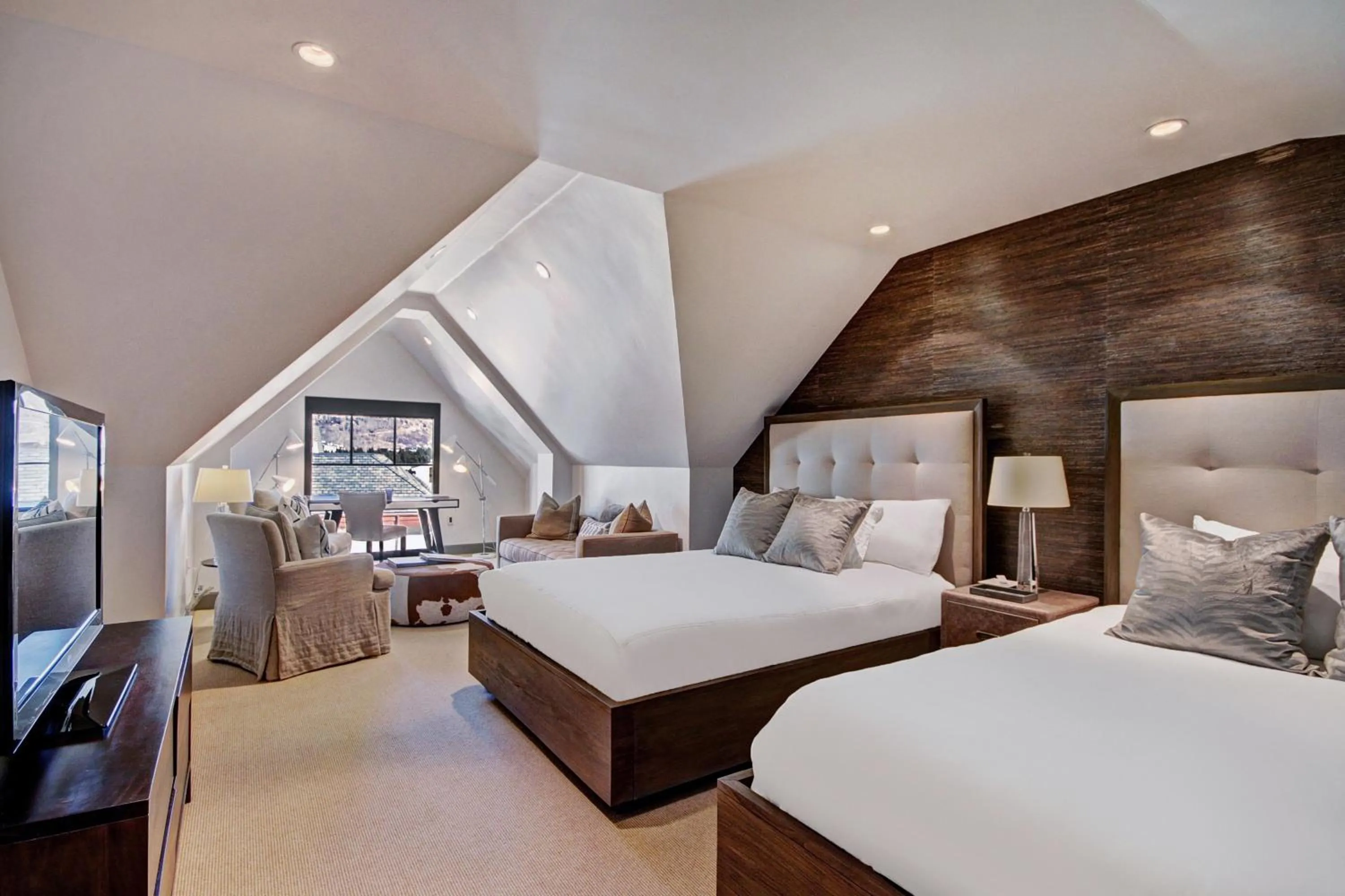 Photo of the whole room, Bed in The Vail Collection at the Ritz Carlton Residences Vail