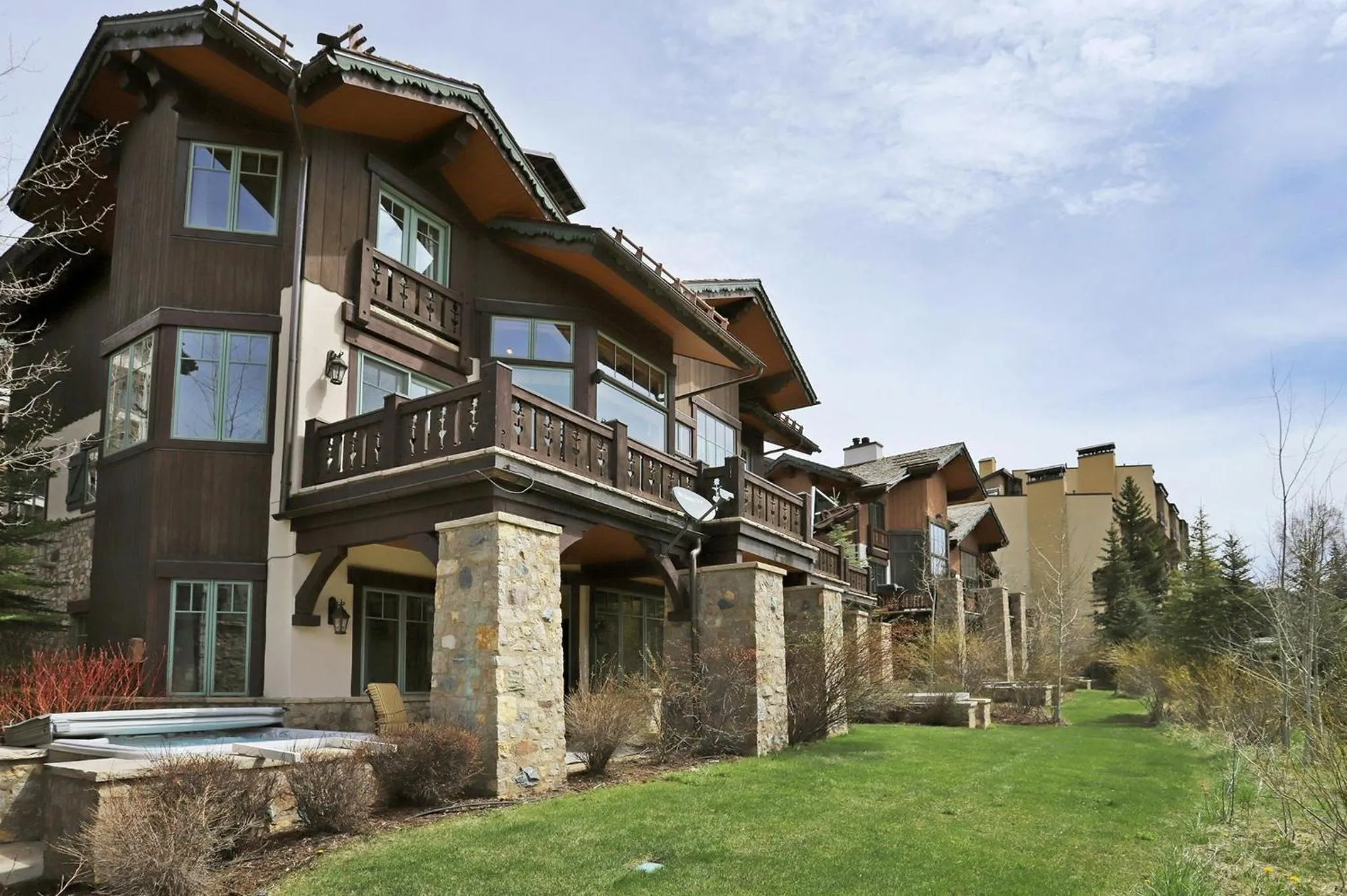 Property building in Legendary Lodging at the Ritz Carlton Residences Vail, A Vail Resorts Property
