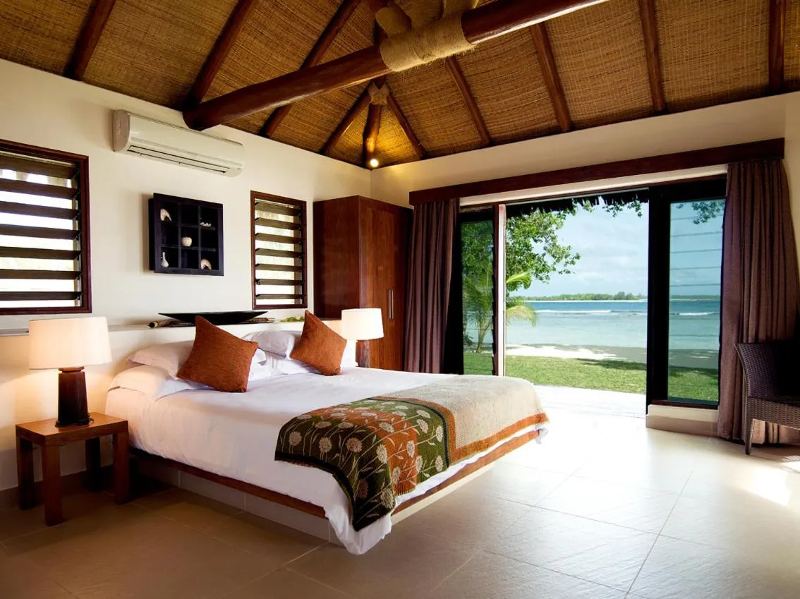 Bed in Eratap Beach Resort
