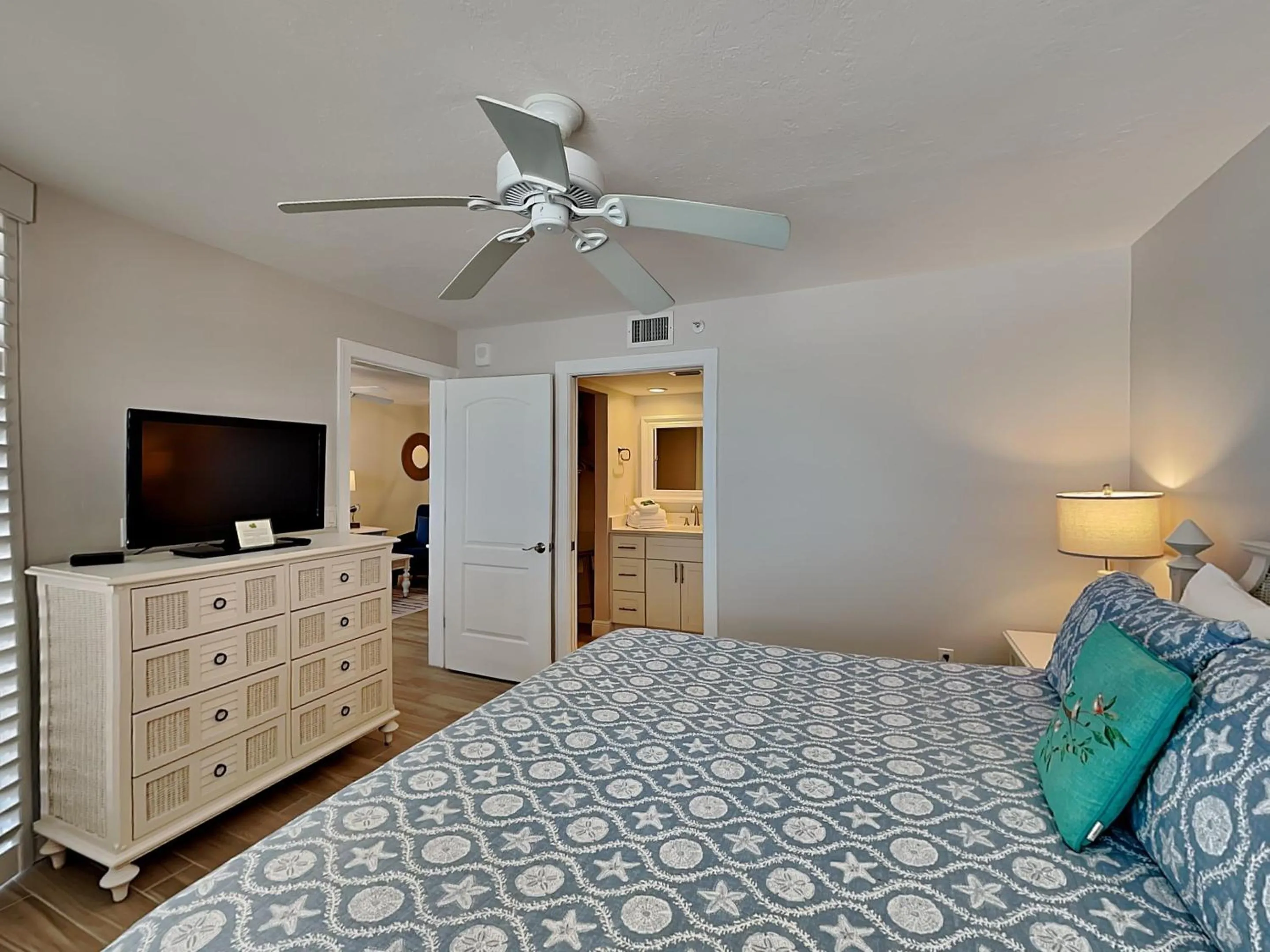 Property building, Bed in Estero Island Beach Villas 204