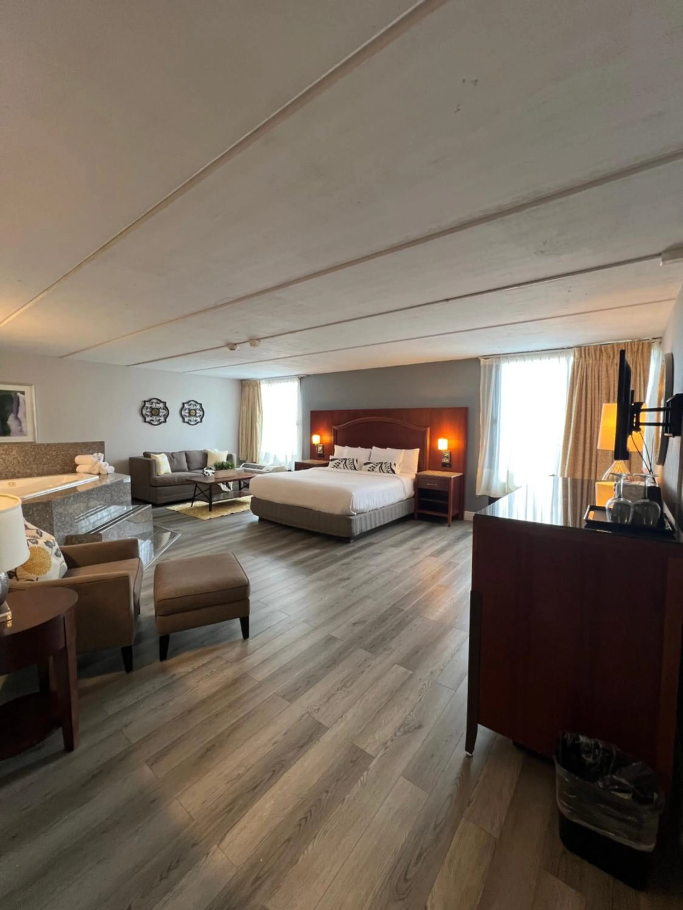 View (from property/room), Bed in The Grand Hotel Spindletop