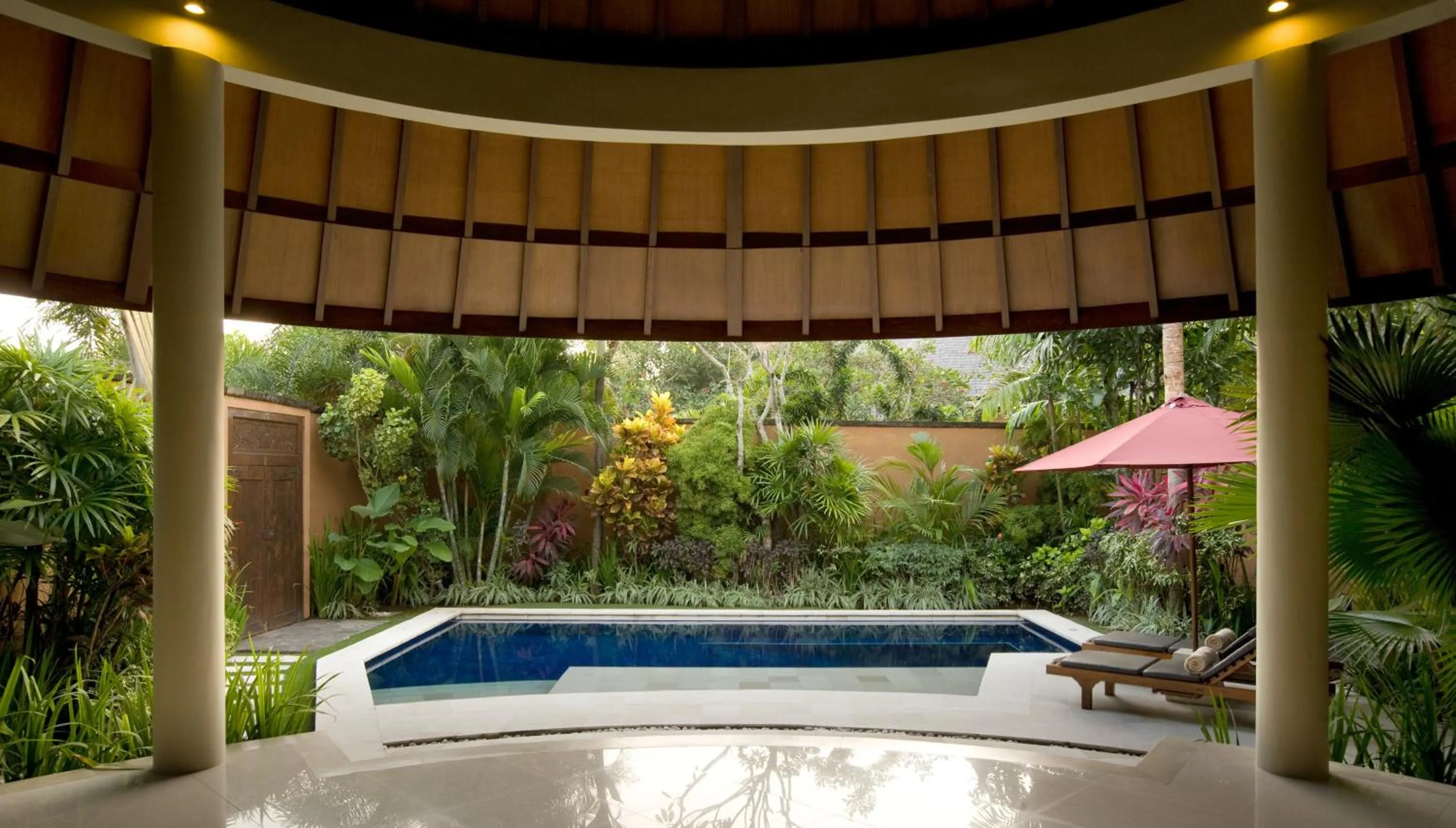 Swimming pool in The Kunja Villa-Hotel