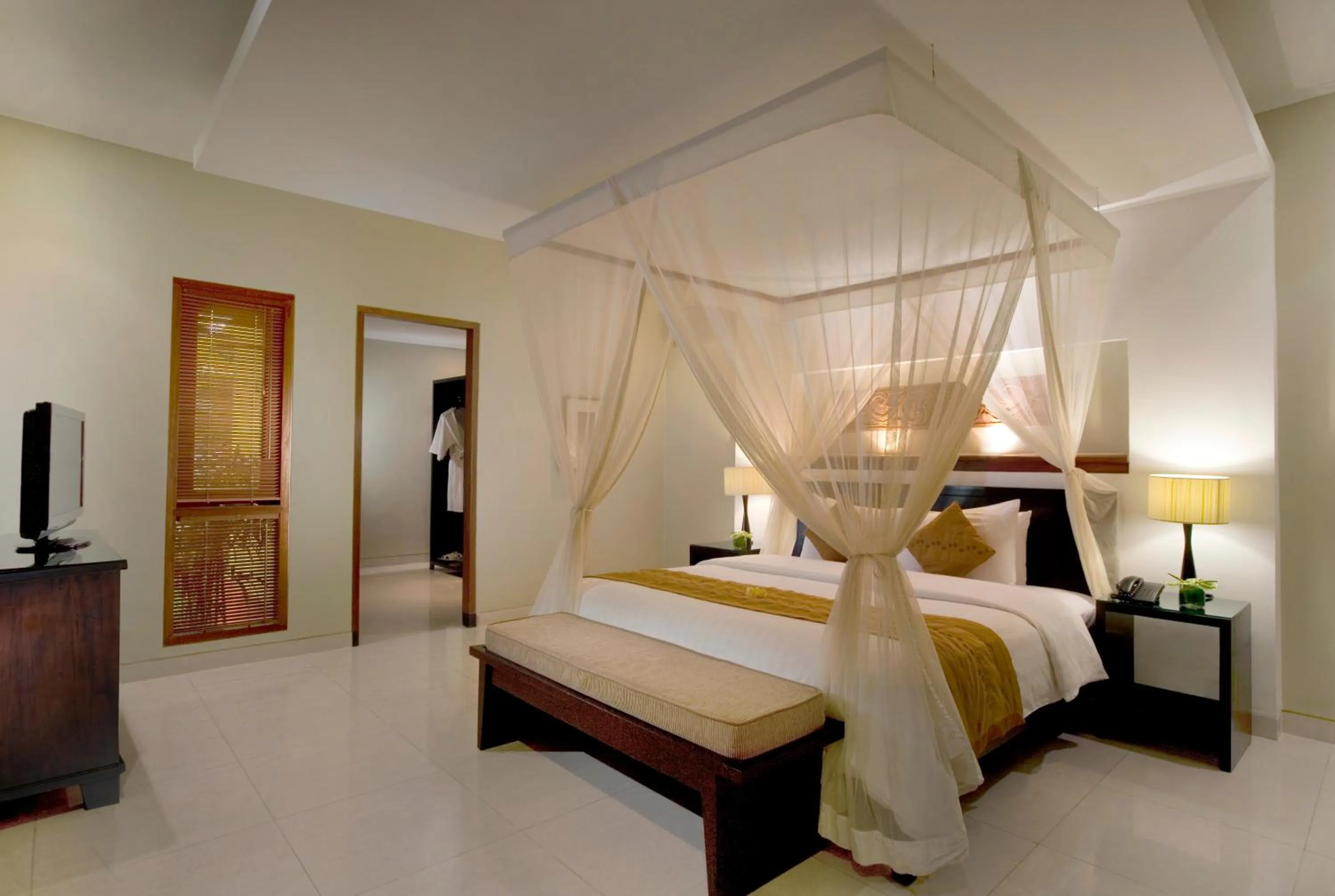 Photo of the whole room, Bed in The Kunja Villa-Hotel
