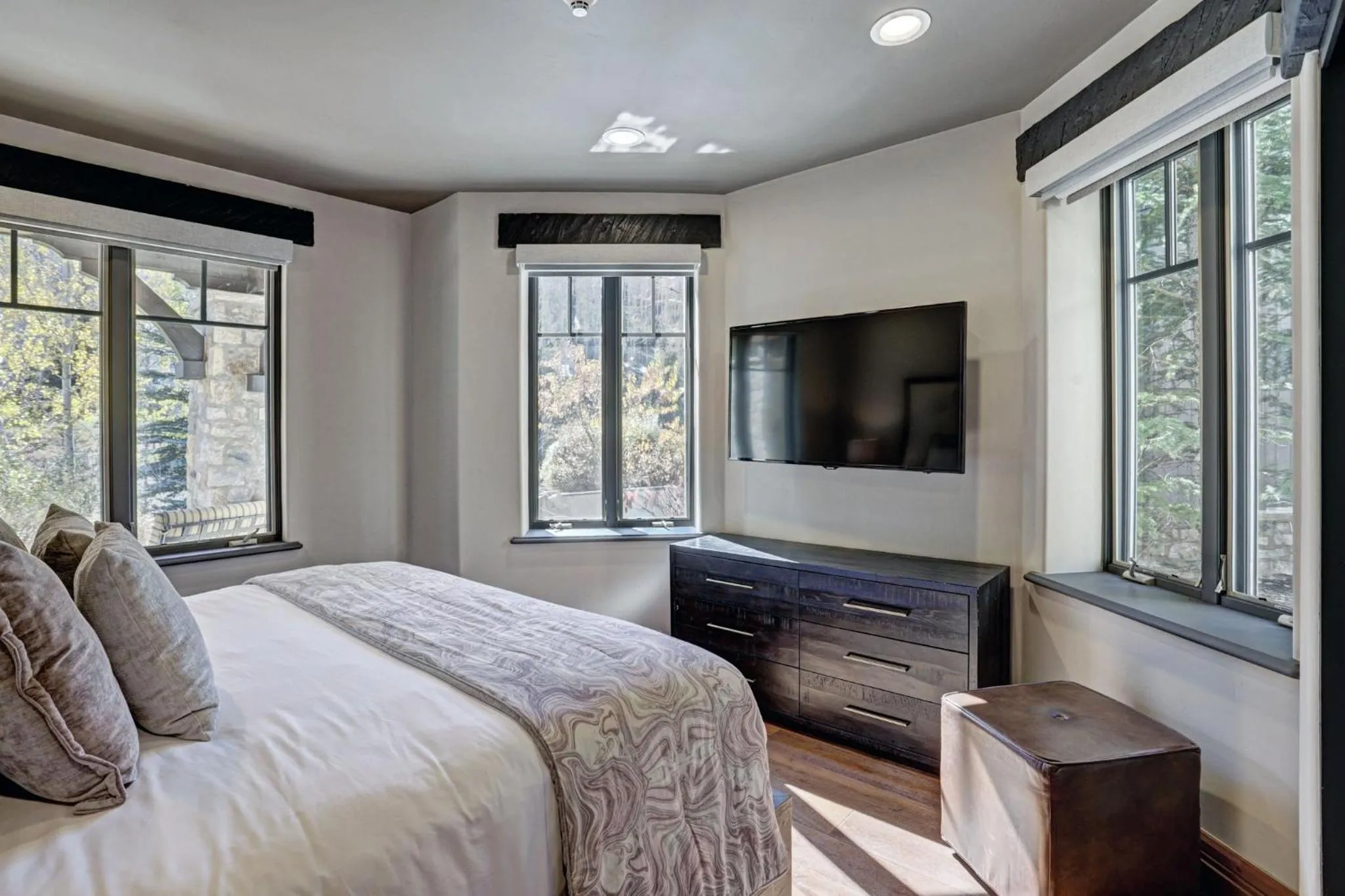 Bedroom, Bed in The Arrabelle at Vail Square, a RockResort