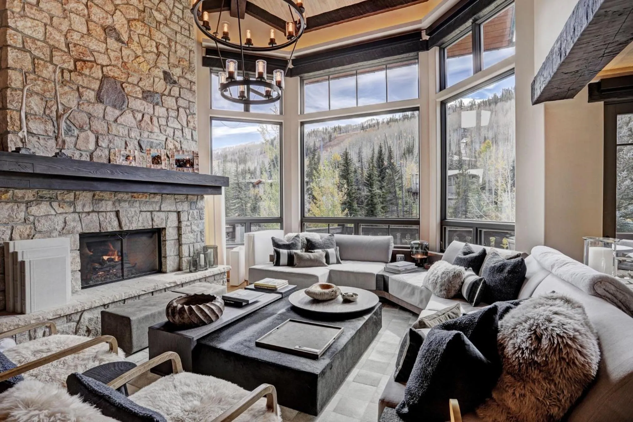 Living room in The Arrabelle at Vail Square, a RockResort