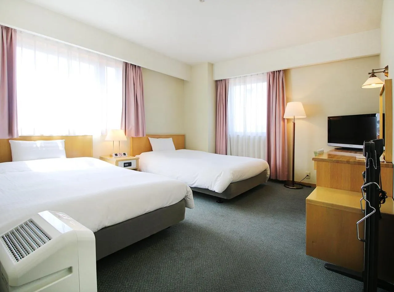 Photo of the whole room, Bed in Island Hotel