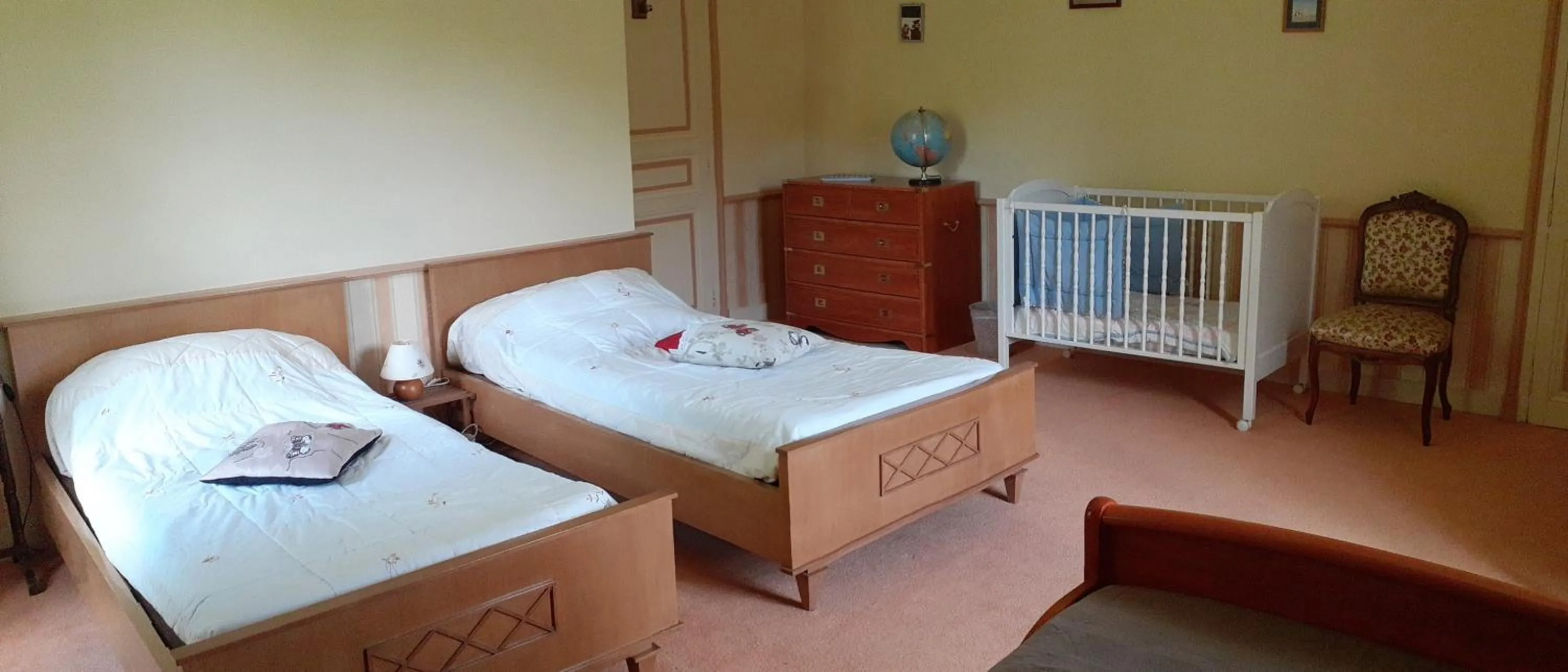 Bedroom, Bed in Château des Bretonnières sur vie - Maison d'hôtes et gîte 4 personnes