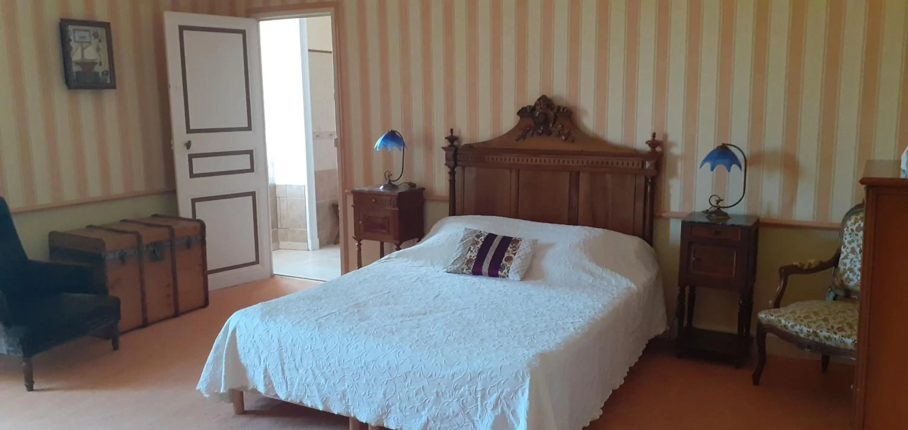 Bedroom, Bed in Château des Bretonnières sur vie - Maison d'hôtes et gîte 4 personnes