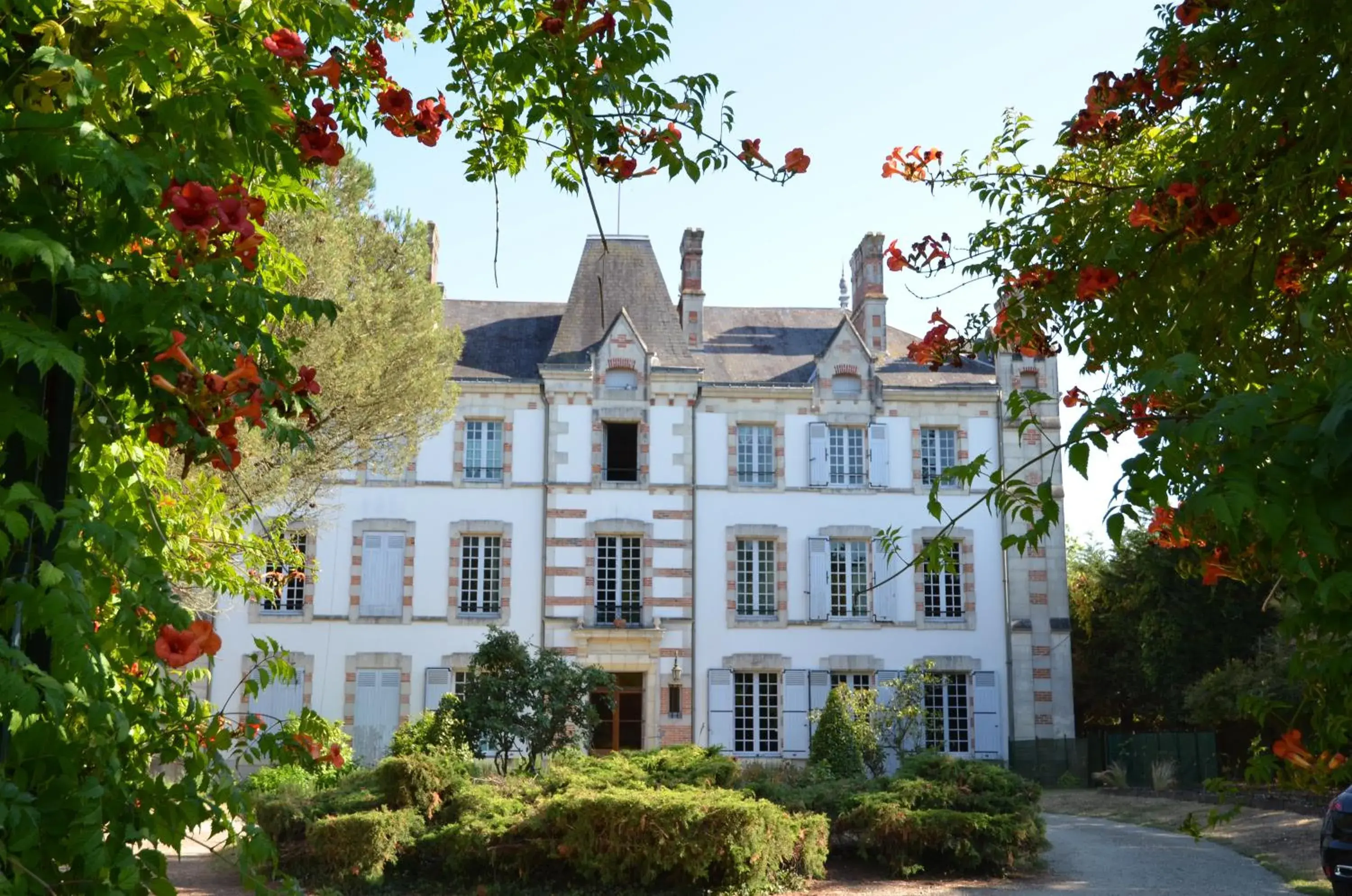 Château des Bretonnières sur vie - Maison d'hôtes et gîte 4 personnes Château des Bretonnières sur vie - Maison d'hôtes et gîte 4 personnes