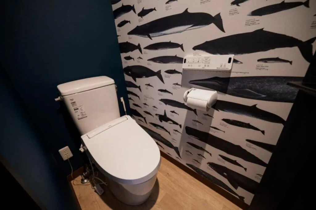 Toilet in STARRY
