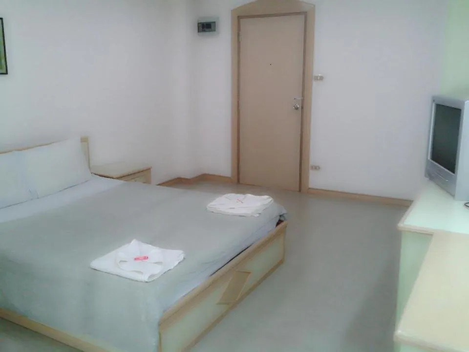 Bed in M In Korat Service Apartment