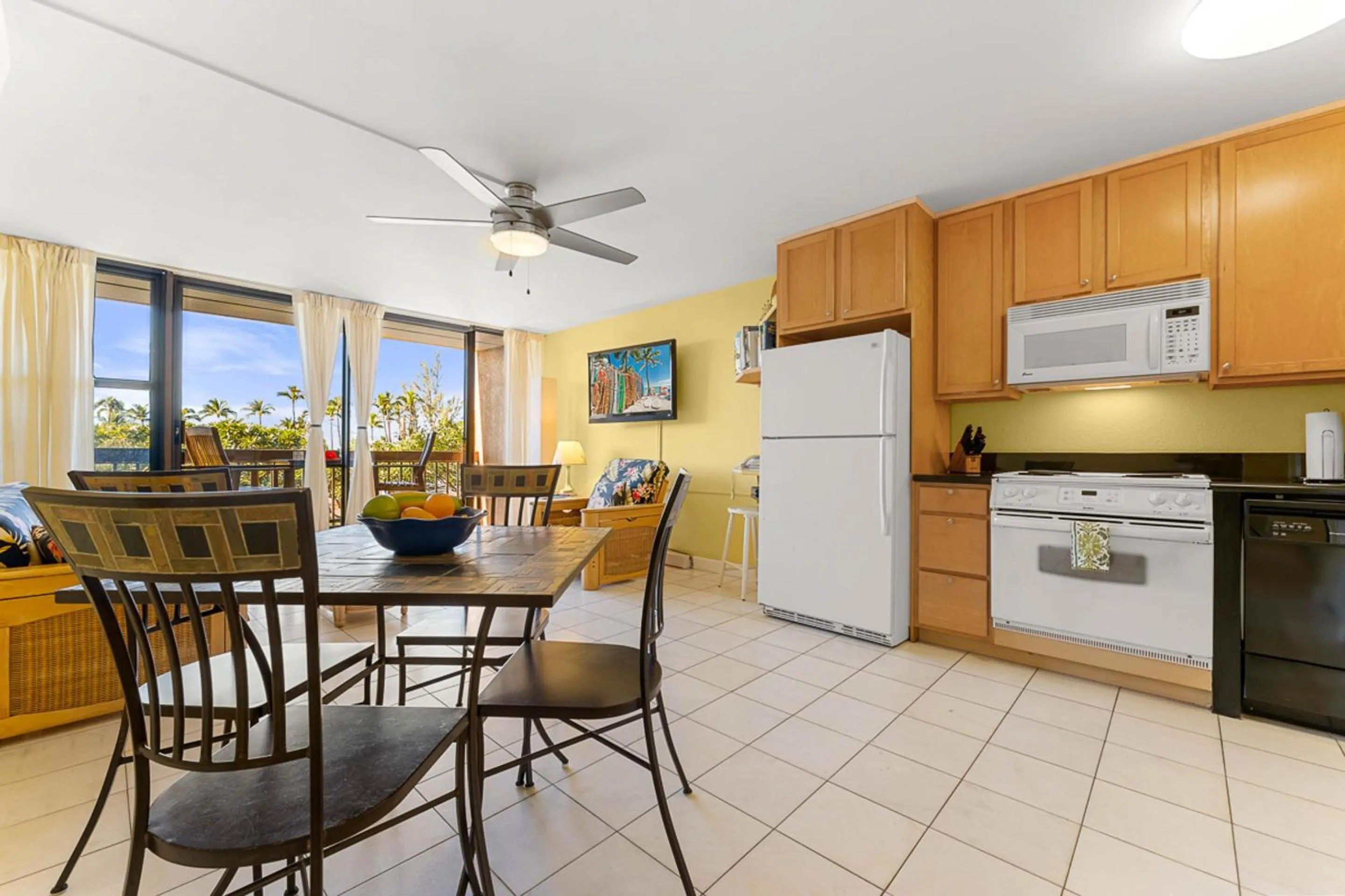 Property building in Maui Vista 1210