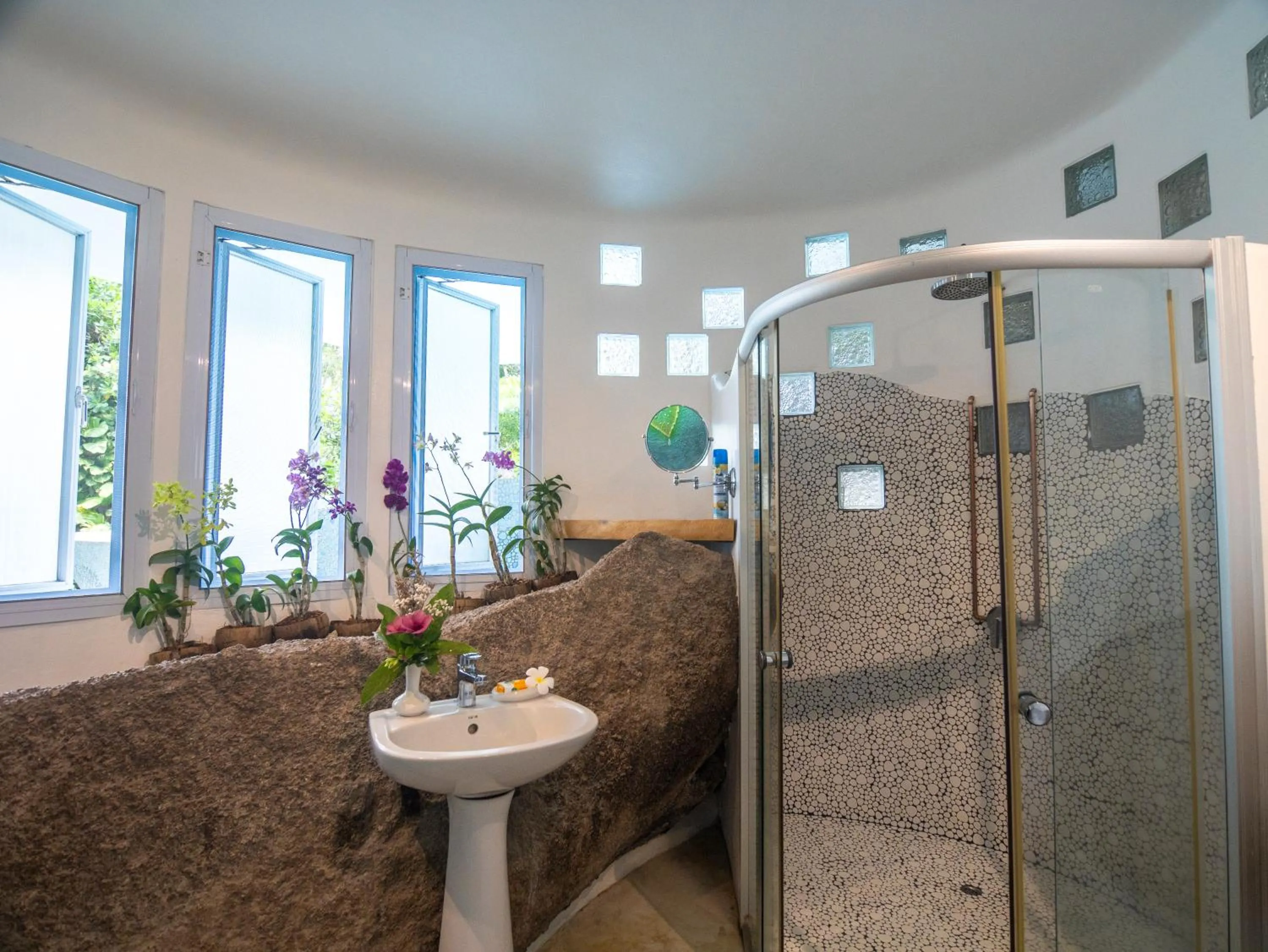 Shower in Monkey Flower Villas