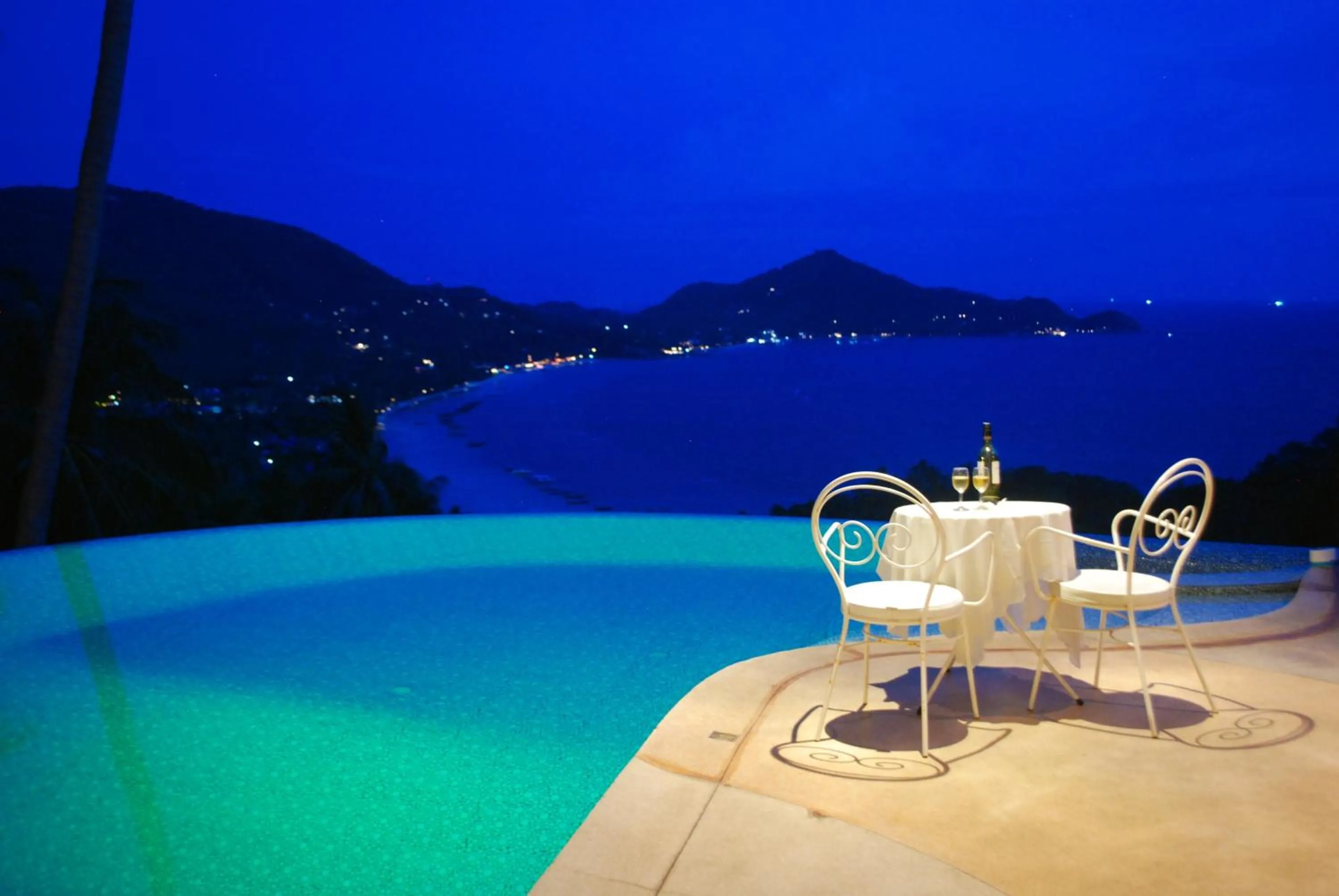 Night in Monkey Flower Villas