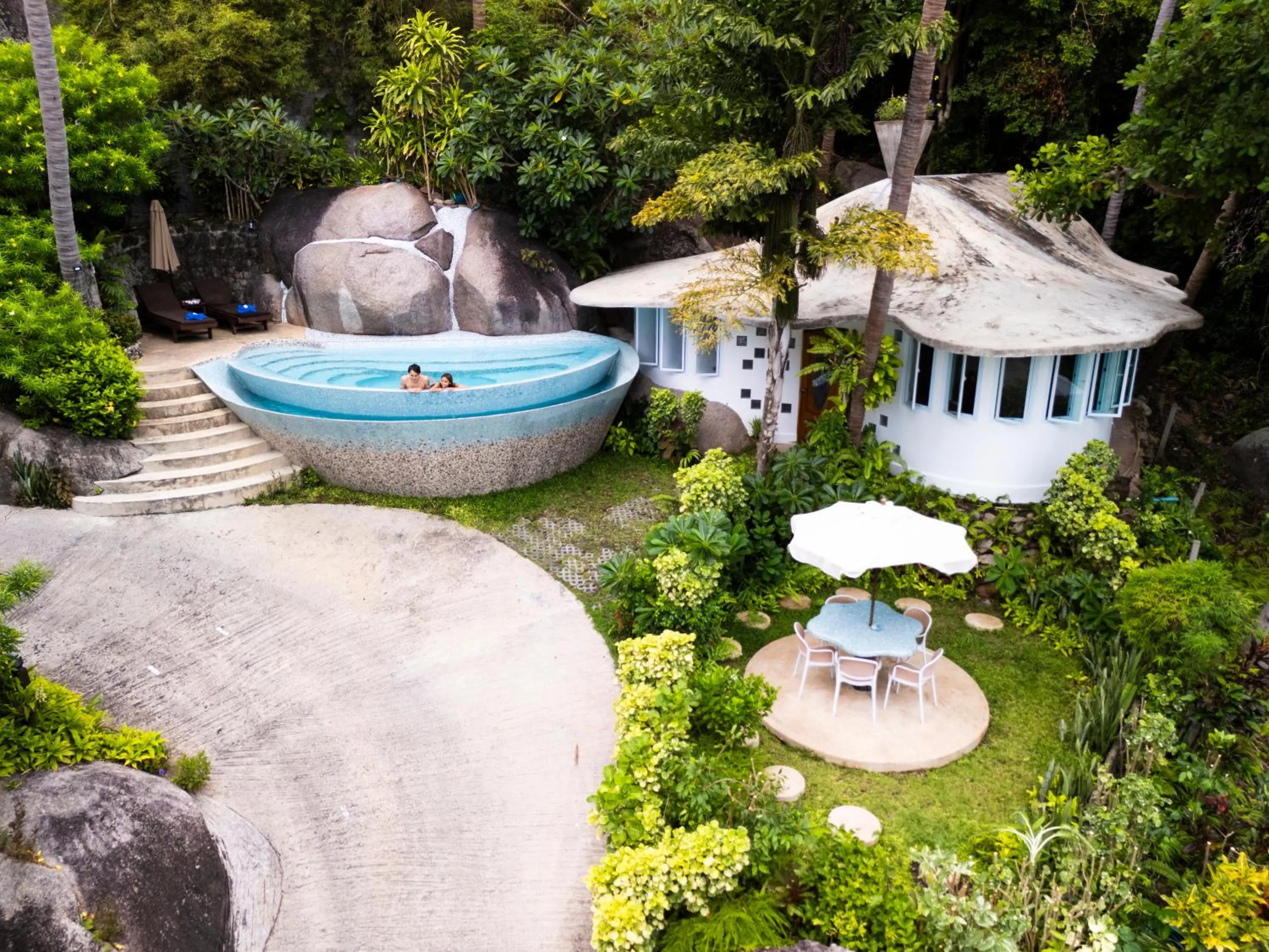 Day in Monkey Flower Villas