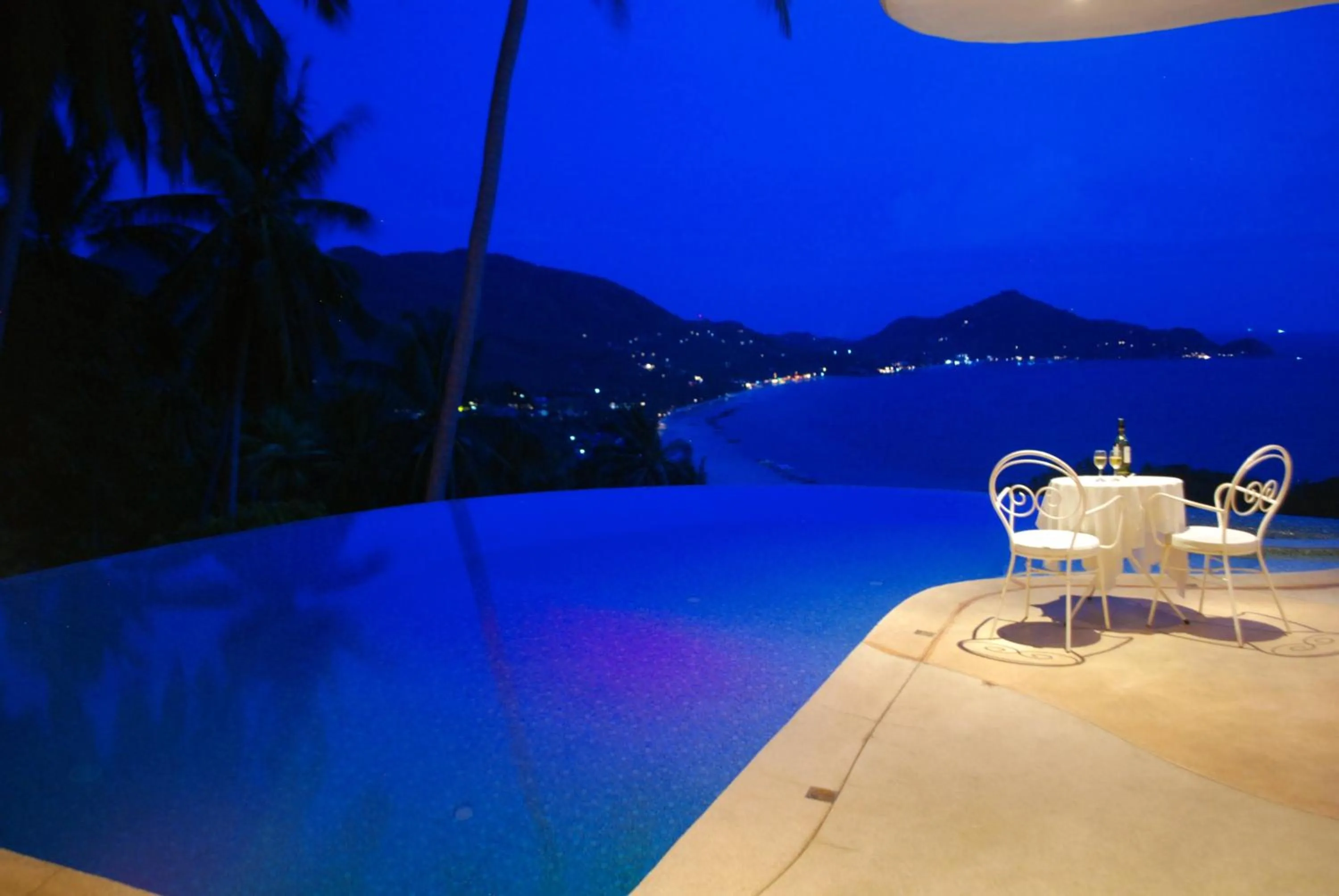 Night in Monkey Flower Villas