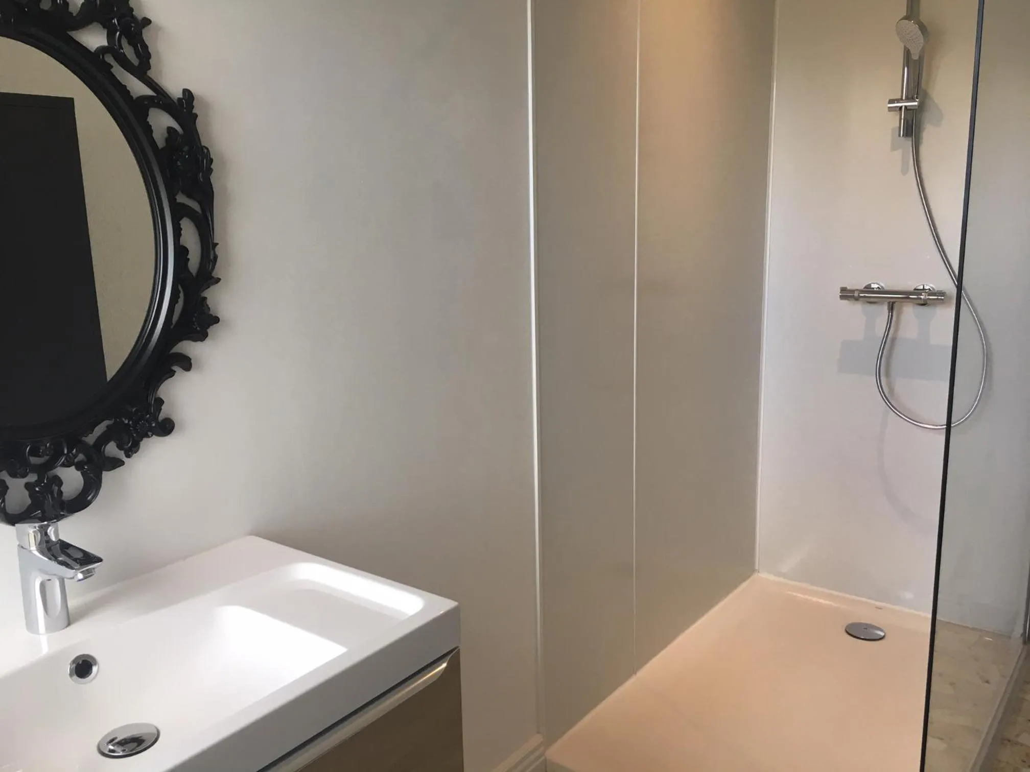 Bathroom in MAISON MIGNARDISE - Cité