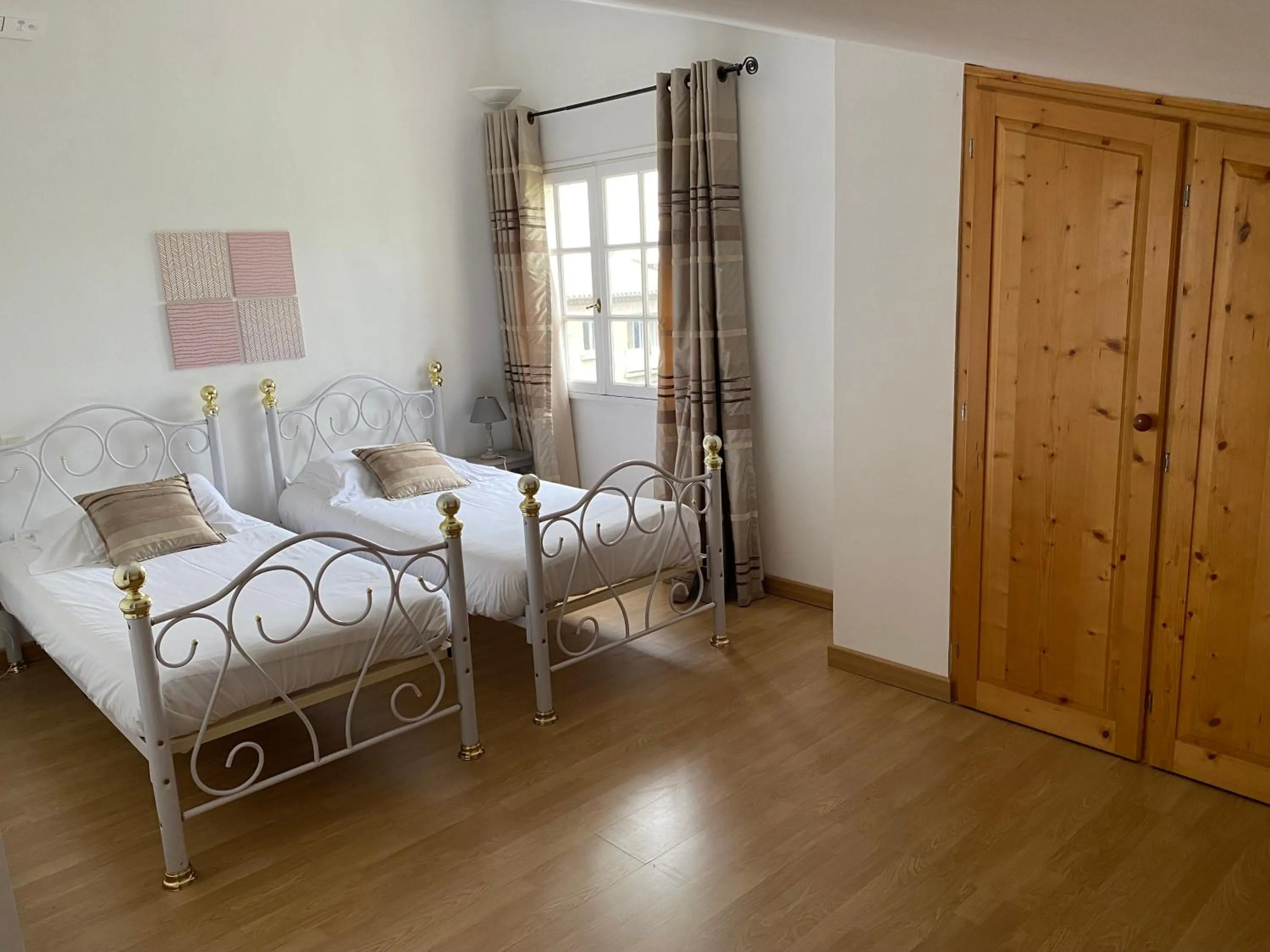 Bedroom, Bed in MAISON MIGNARDISE - Cité