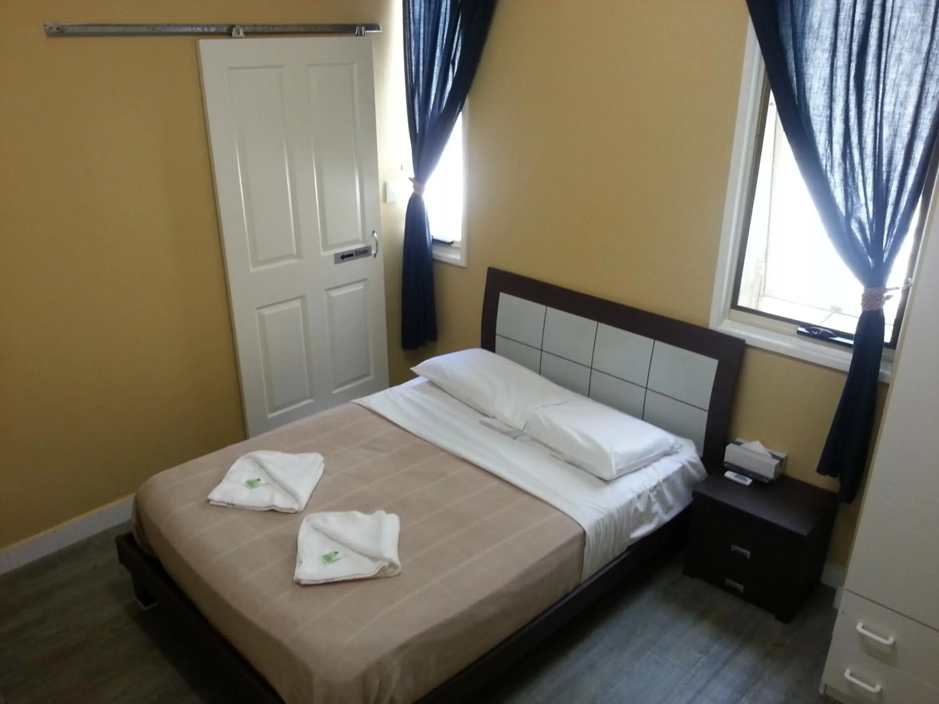 Double Room with Private Bathroom in Central Private Hotel Double Room with Private Bathroom in Central Private Hotel