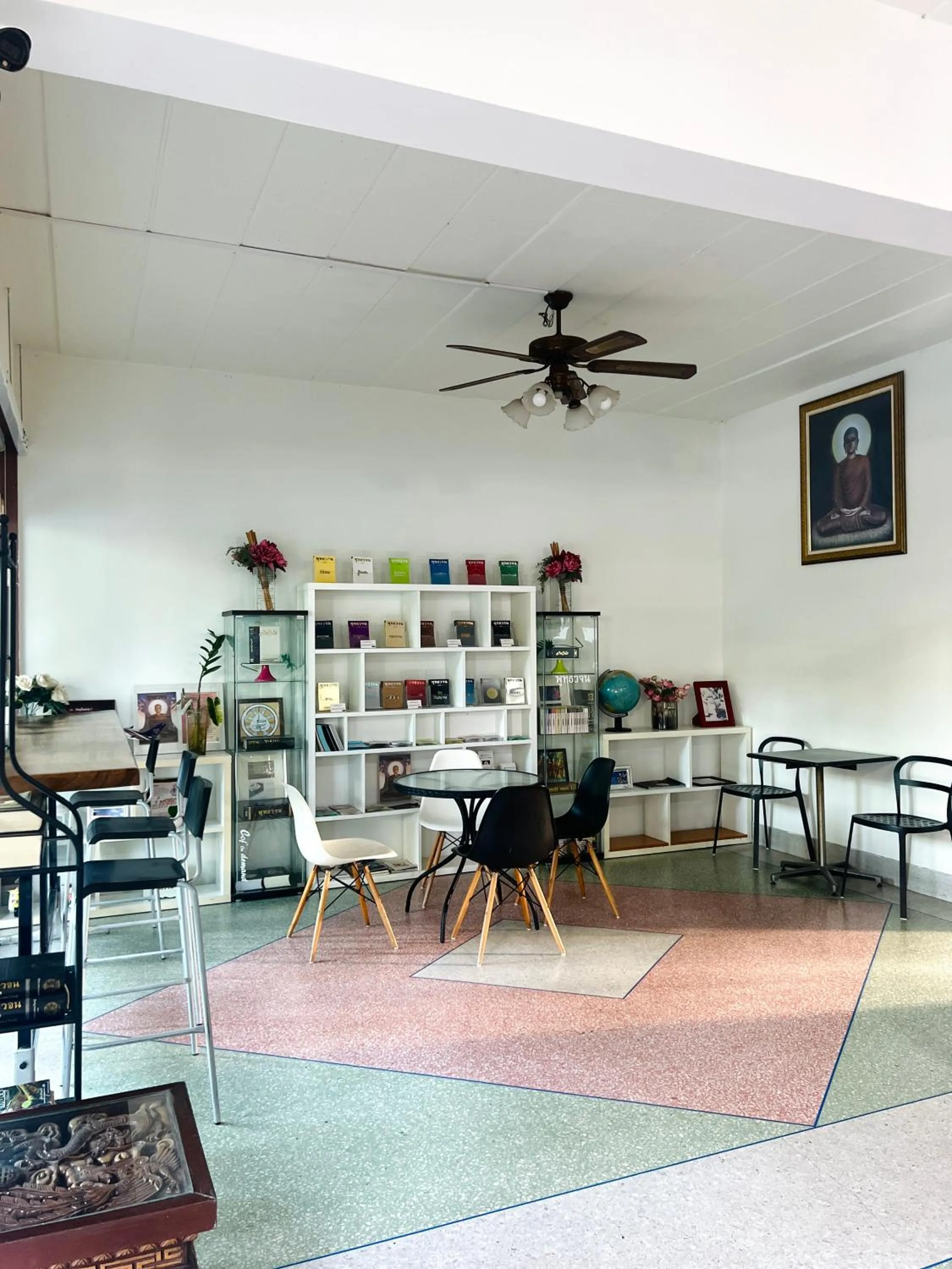 Seating area in Srisomthai Hotel