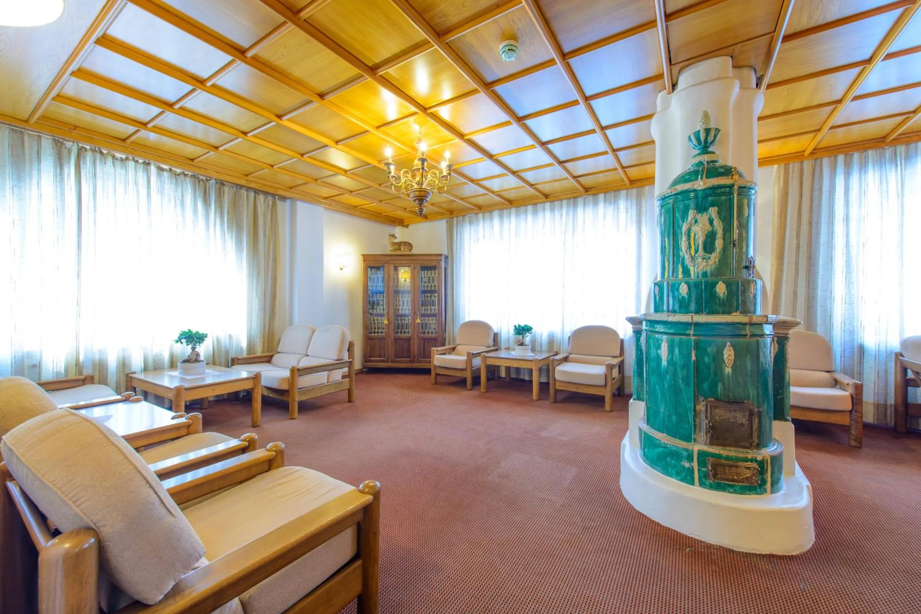 Communal lounge/ TV room in Park Hotel Faloria