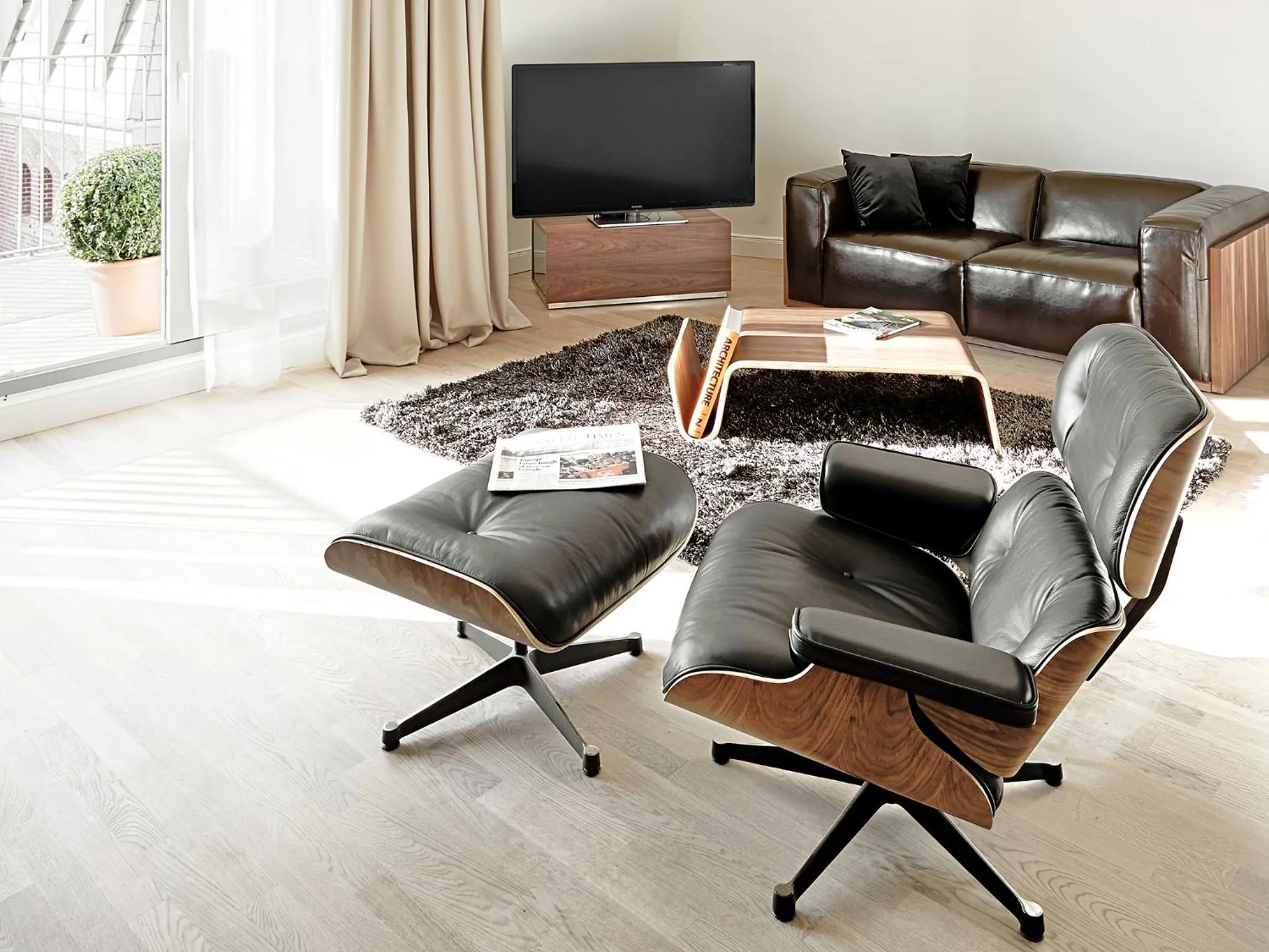 TV and multimedia in The Red Apartments