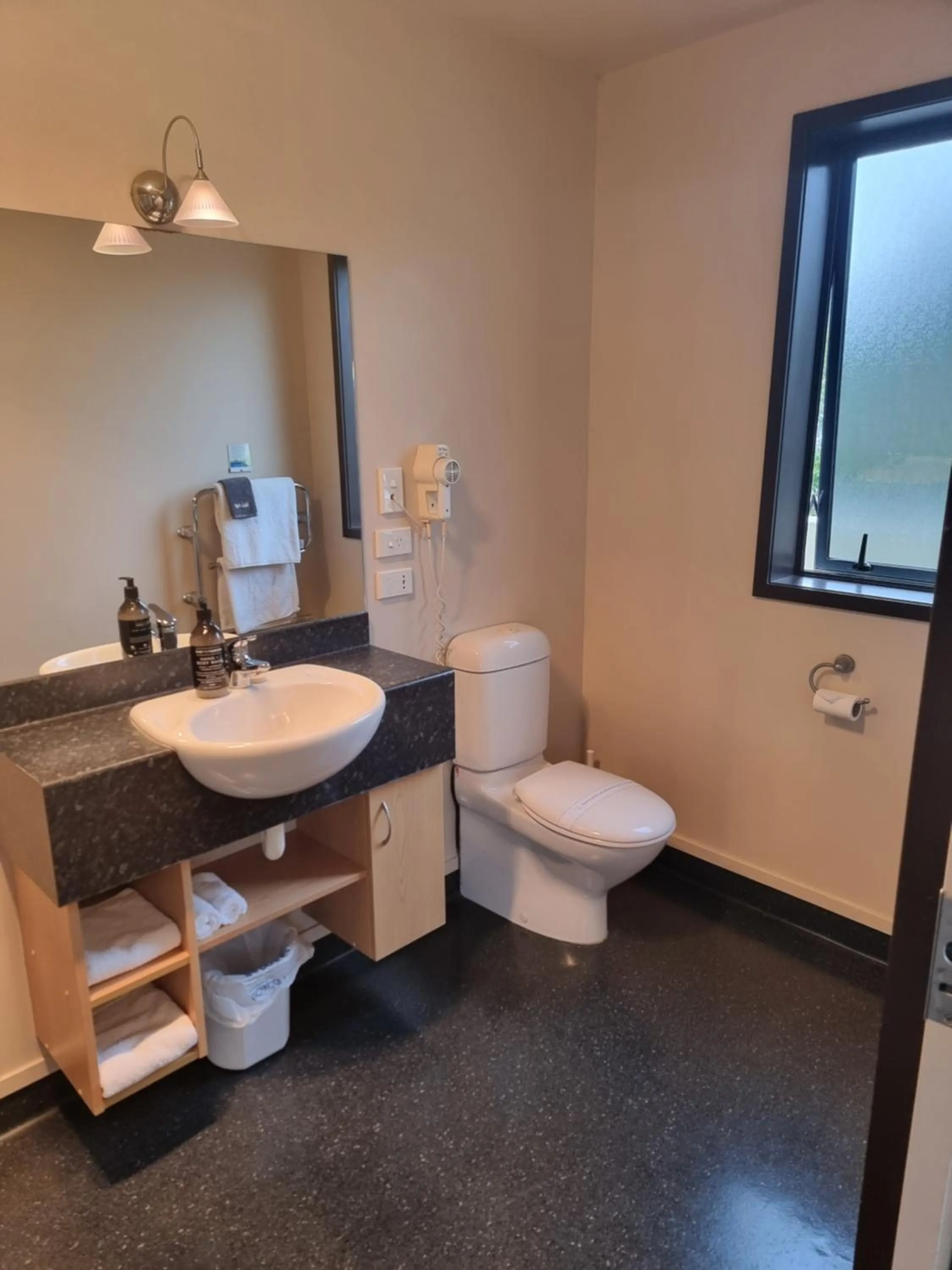 Bathroom in Broadway Motel