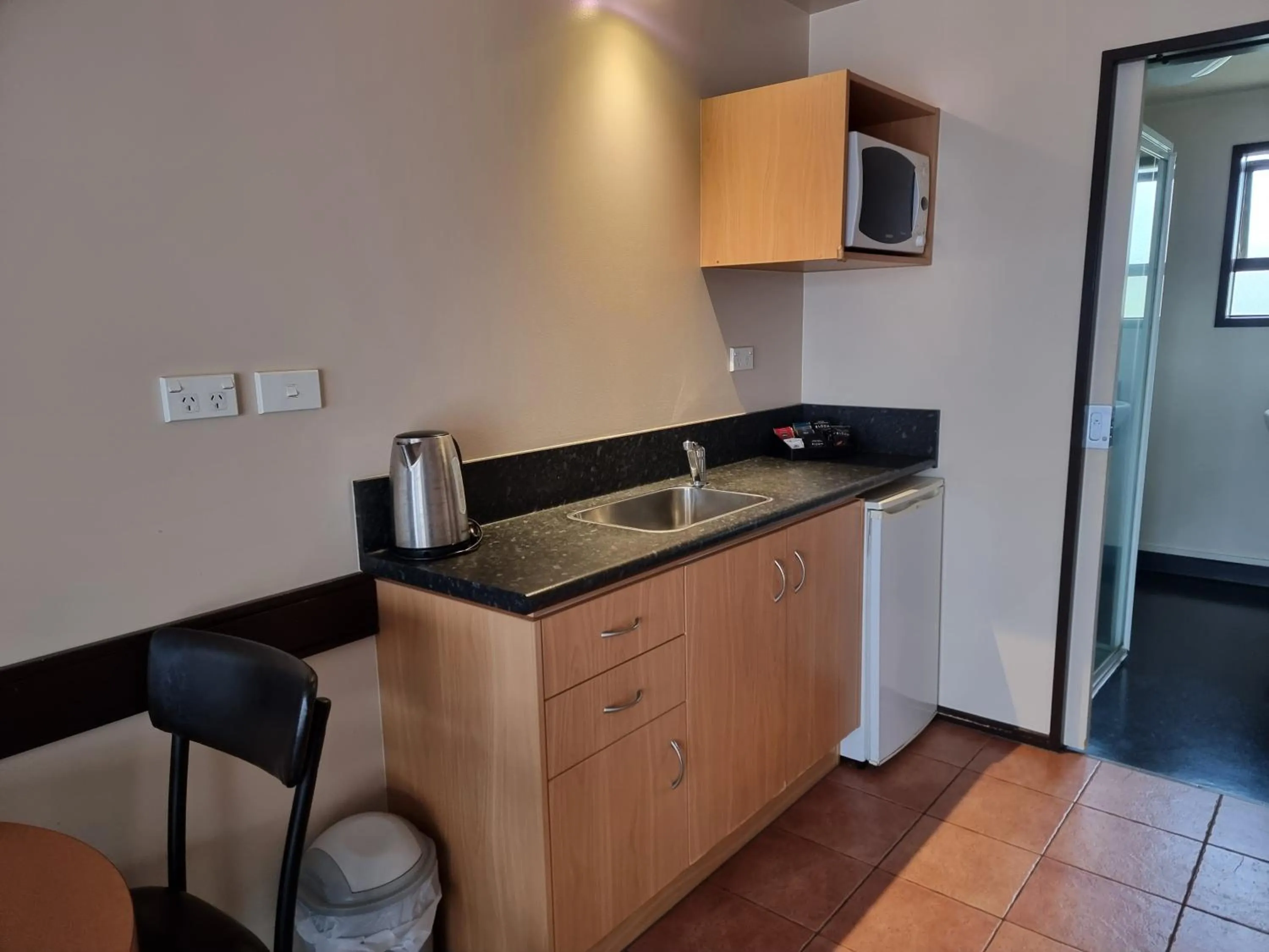 Kitchen or kitchenette in Broadway Motel