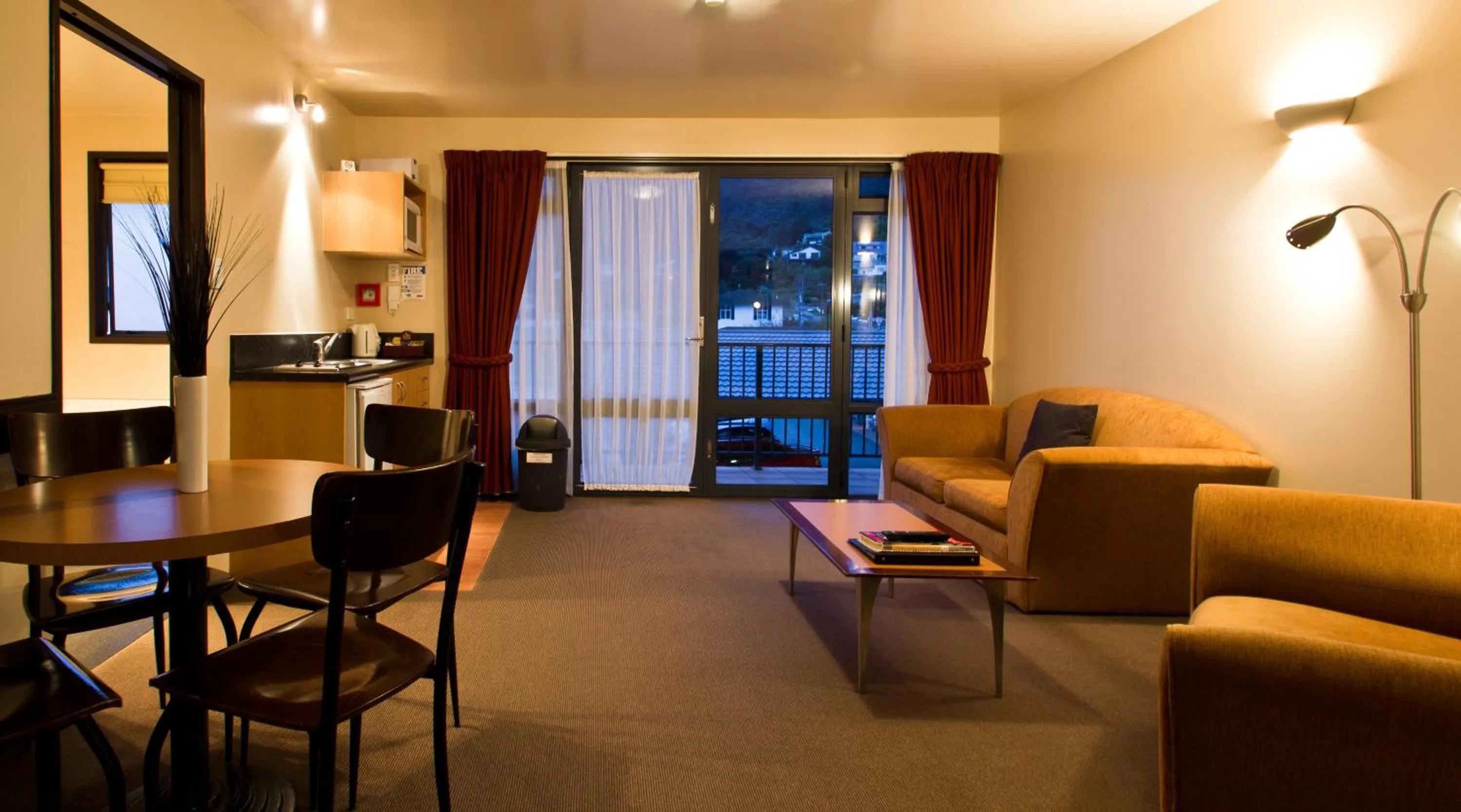 Two-Bedroom Apartment in Broadway Motel