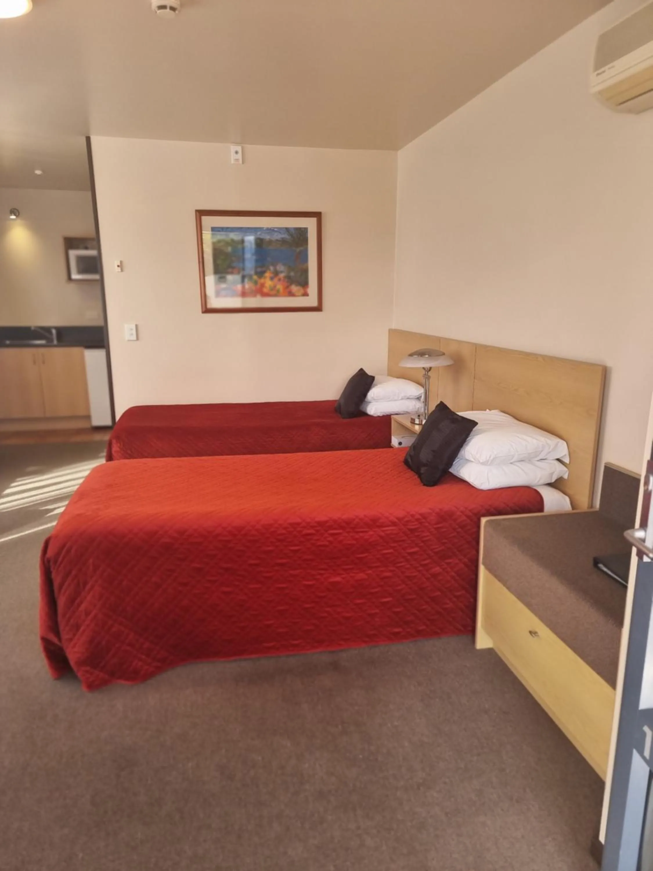 Bed in Broadway Motel