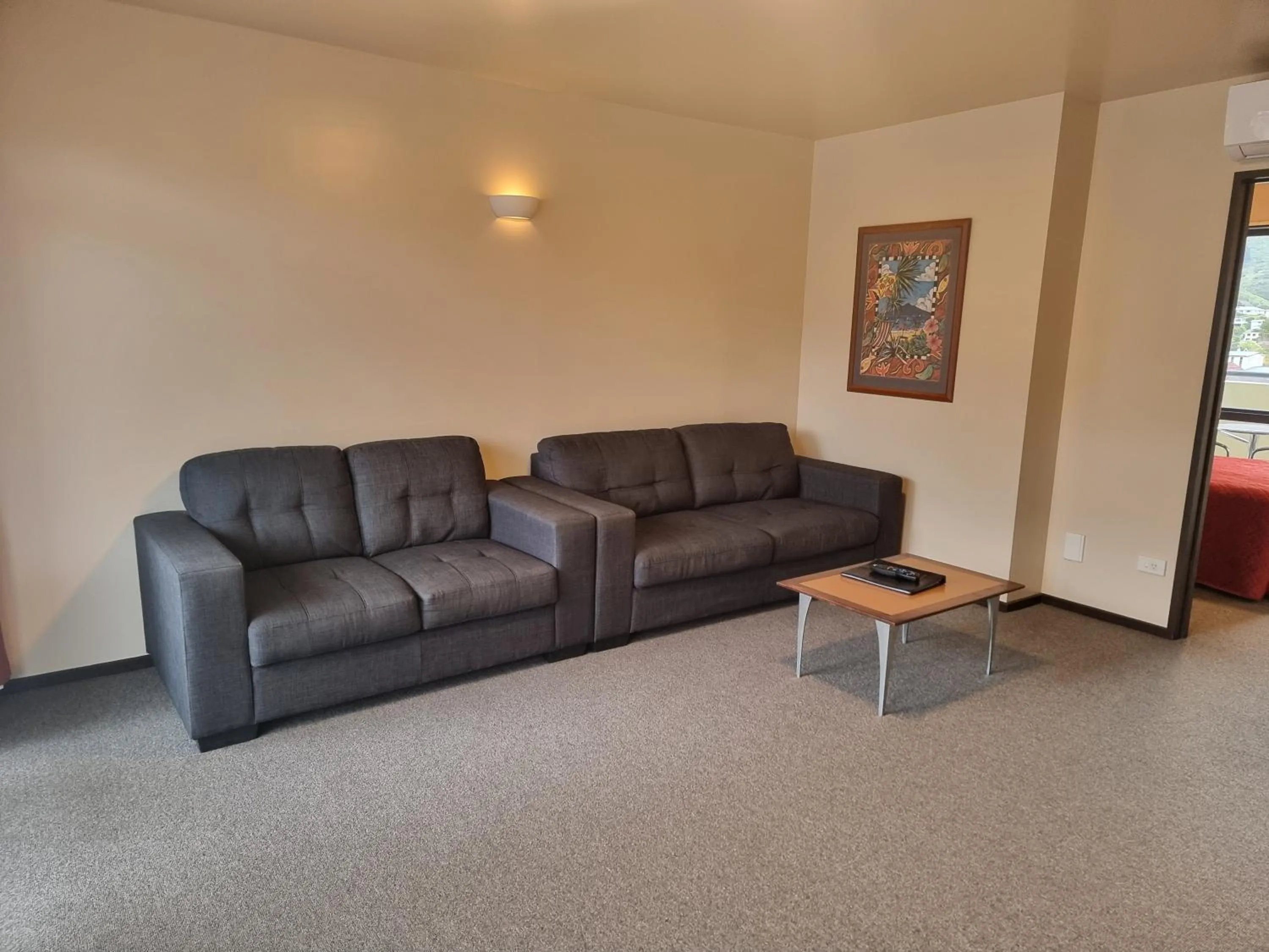 Living room in Broadway Motel