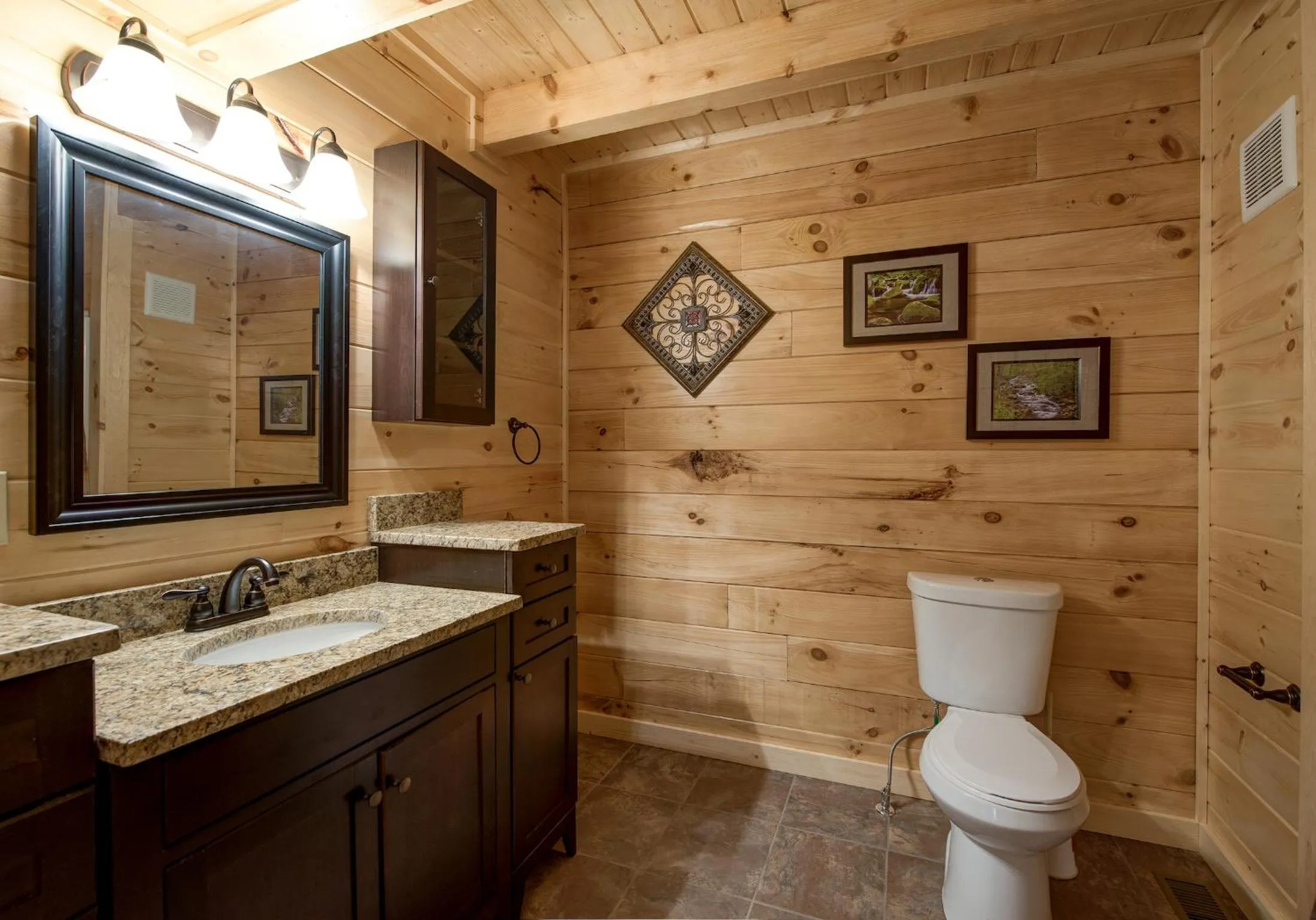 Kitchen or kitchenette in Woodland Escape